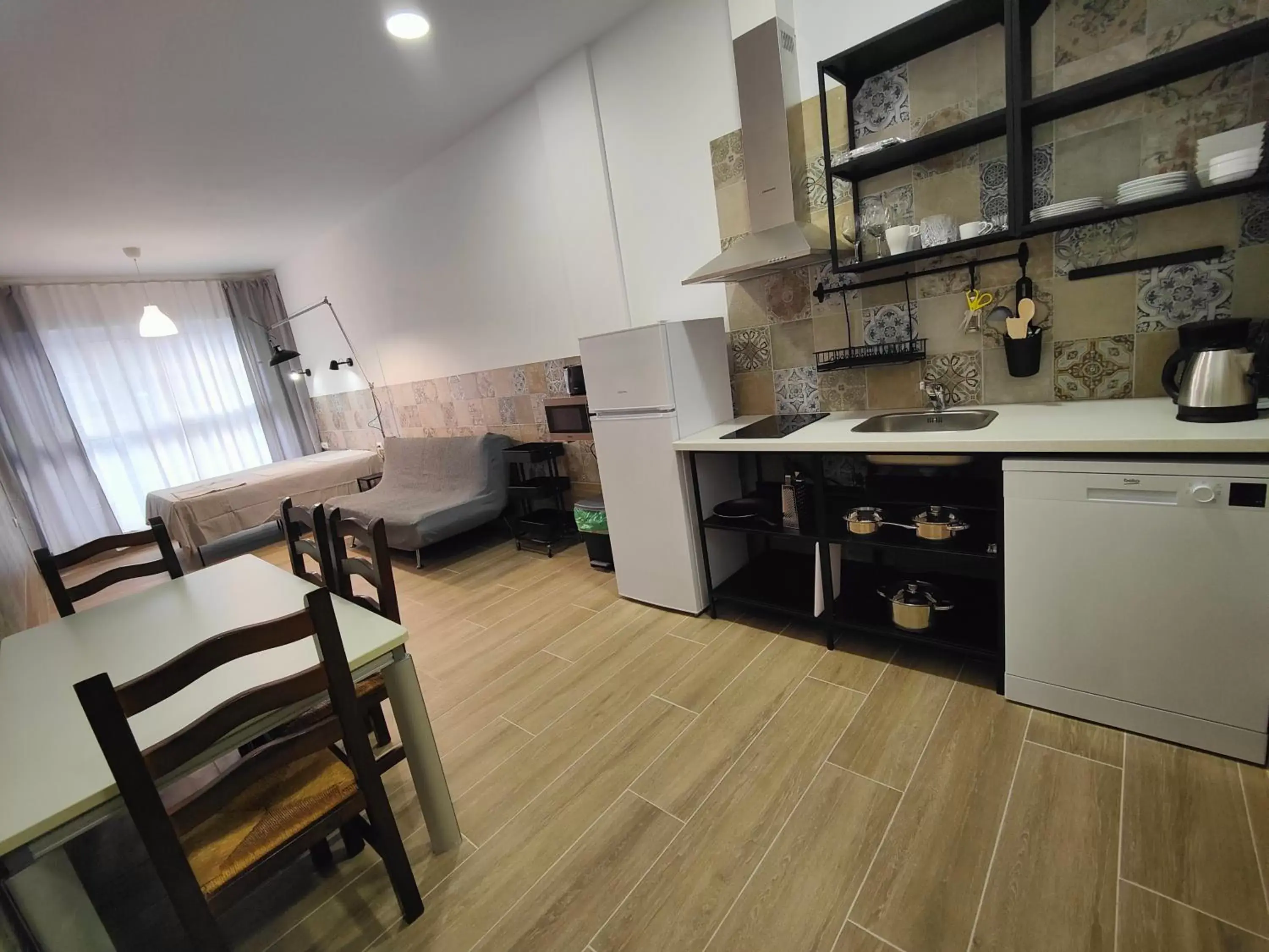 Dining area, Kitchen/Kitchenette in Hotel Apartamentos Pueblo Mar