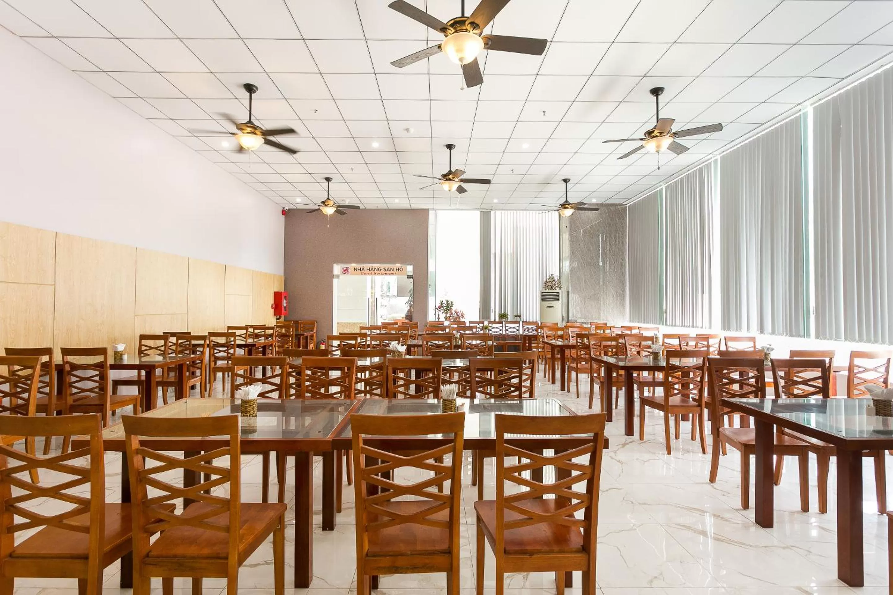 Restaurant/Places to Eat in Khách sạn San Hô Vũng Tàu (Coral Hotel)