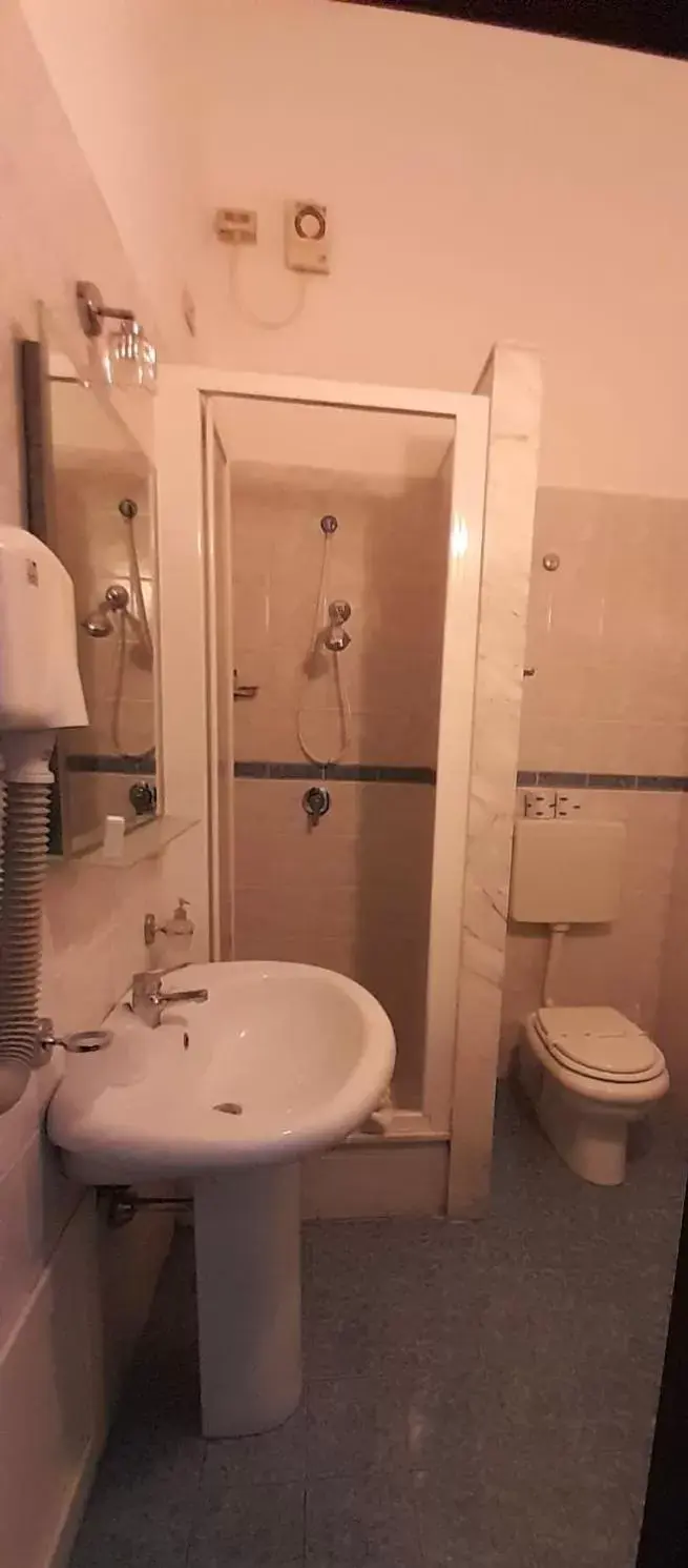 Bathroom in Hotel Tonic