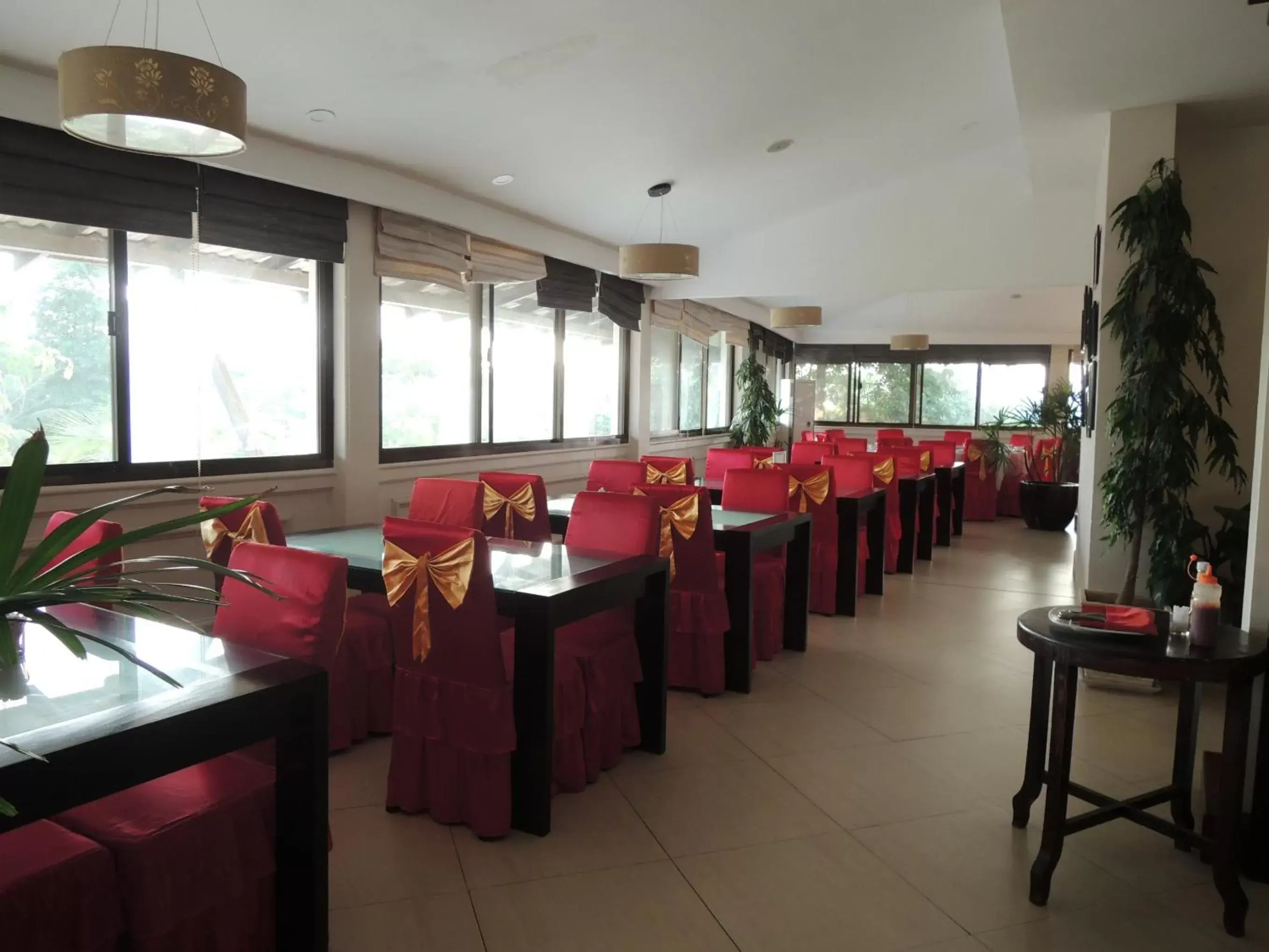 Restaurant/Places to Eat in Cambodian Country Club