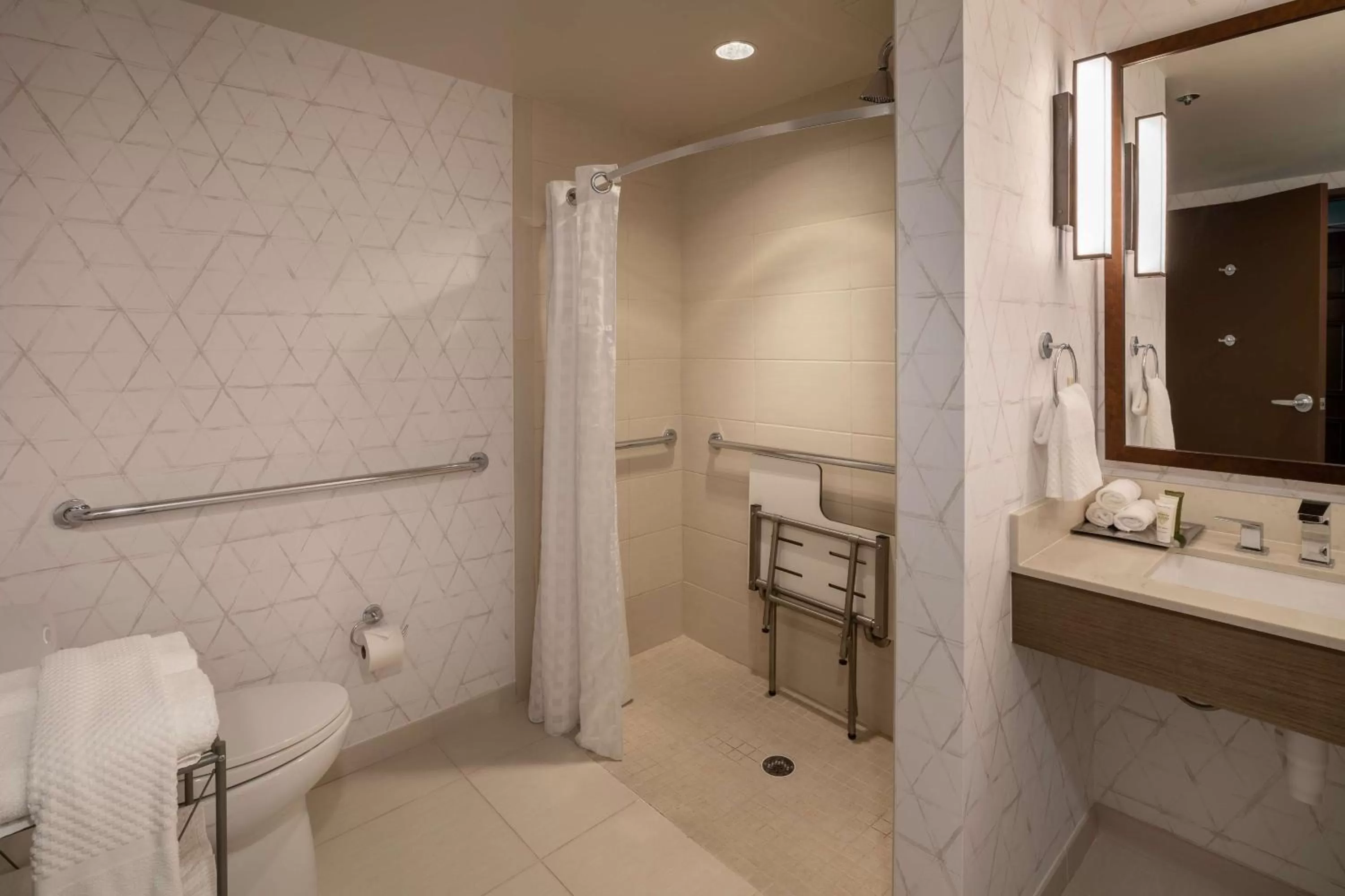 Bathroom in Hilton Asheville Biltmore Park