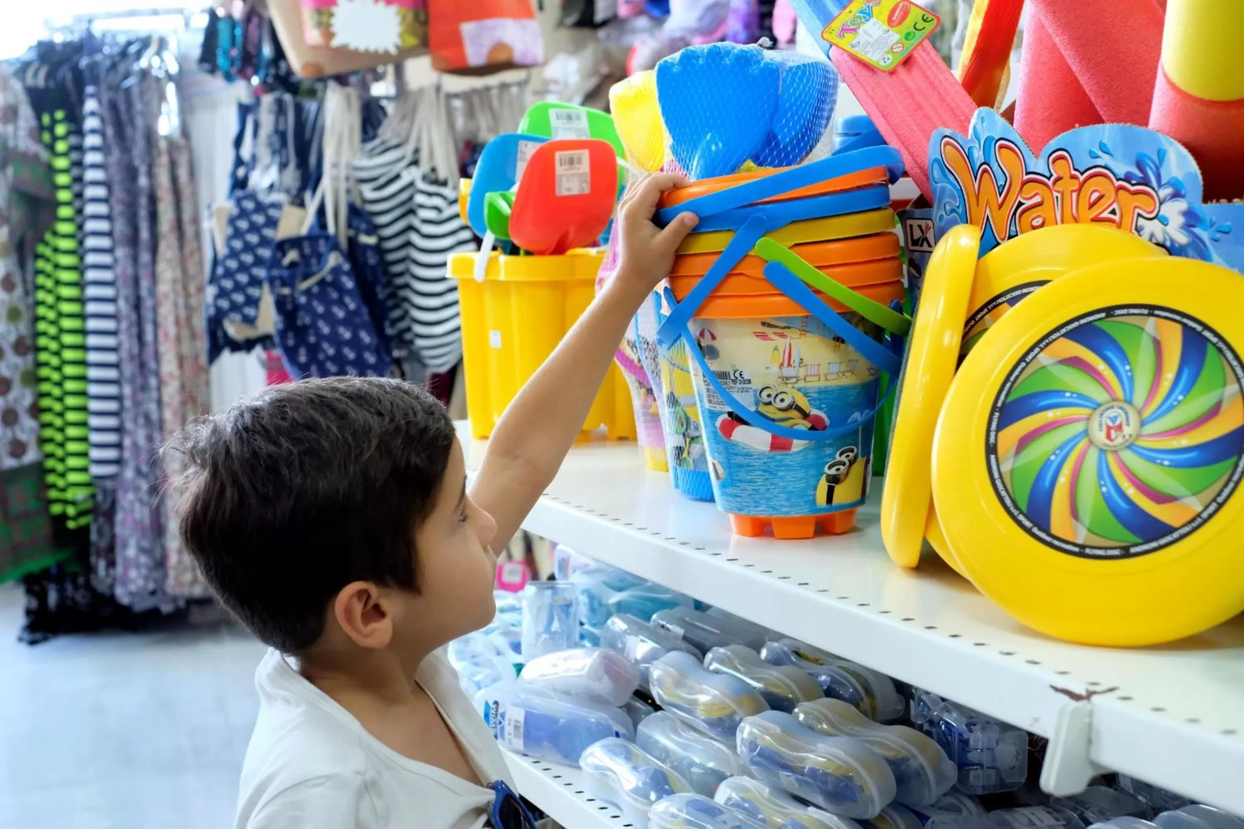 On-site shops in Paradise Bay Resort