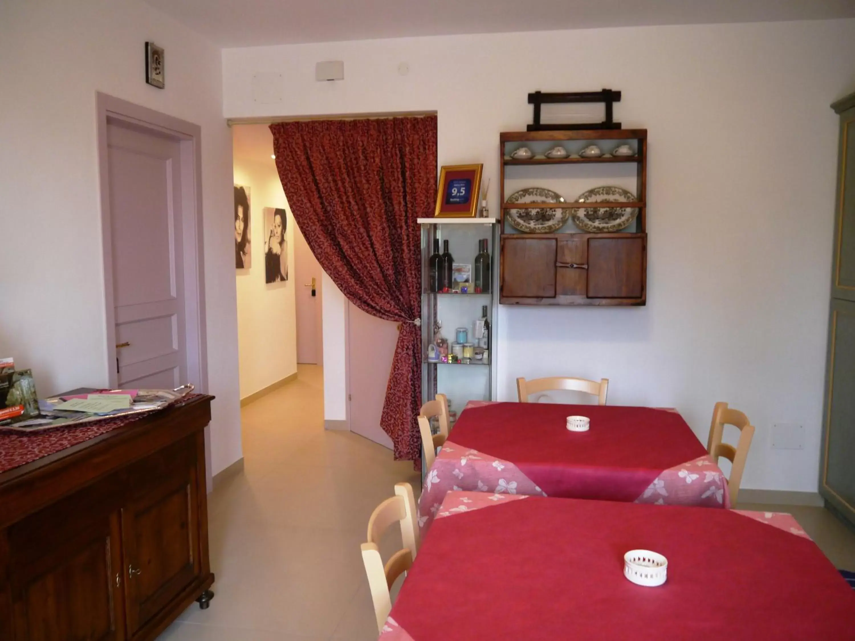 Communal kitchen, Dining Area in B&B Le Dive