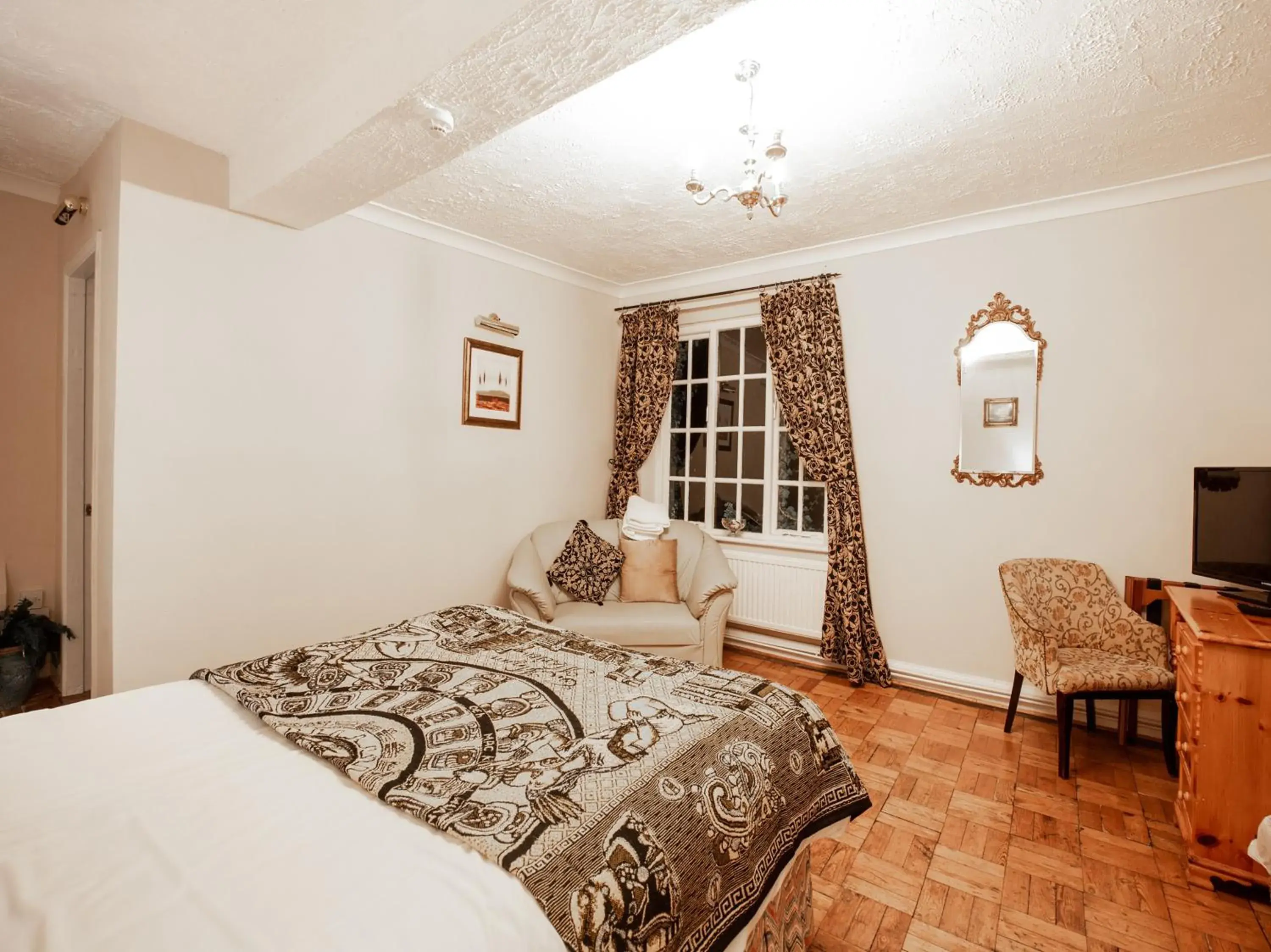 Bedroom, Bed in Wincham Hall Hotel