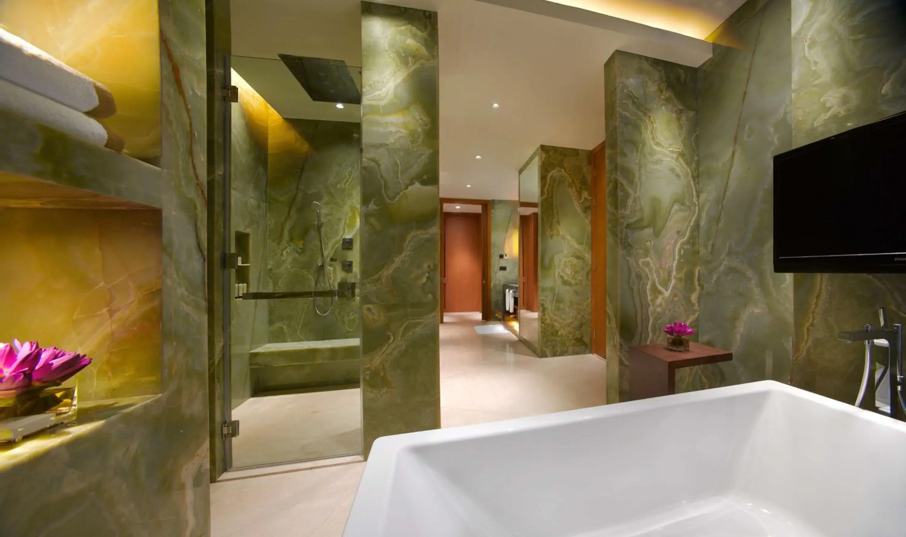 Bathroom in Hyatt Regency Guiyang