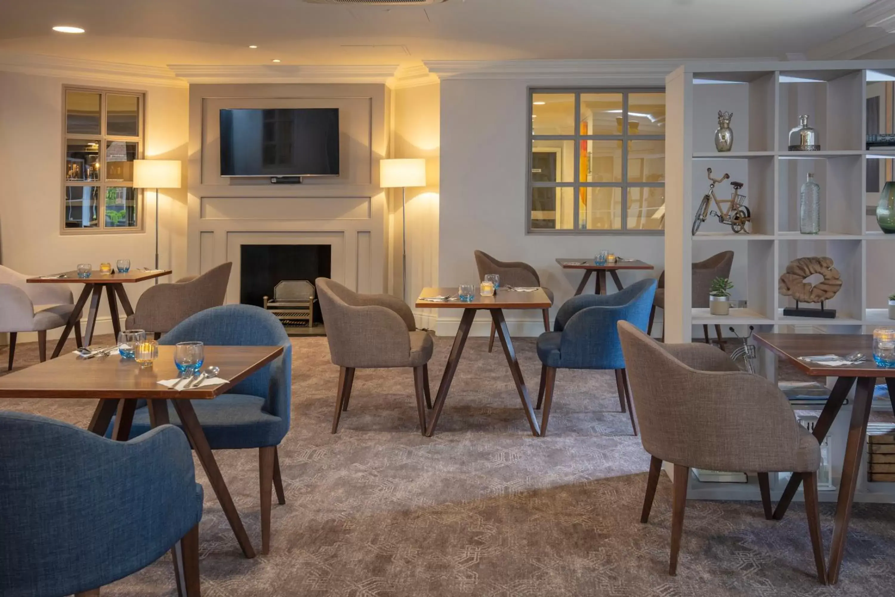 Lounge or bar, Restaurant/Places to Eat in Cambridge Belfry Hotel & Spa