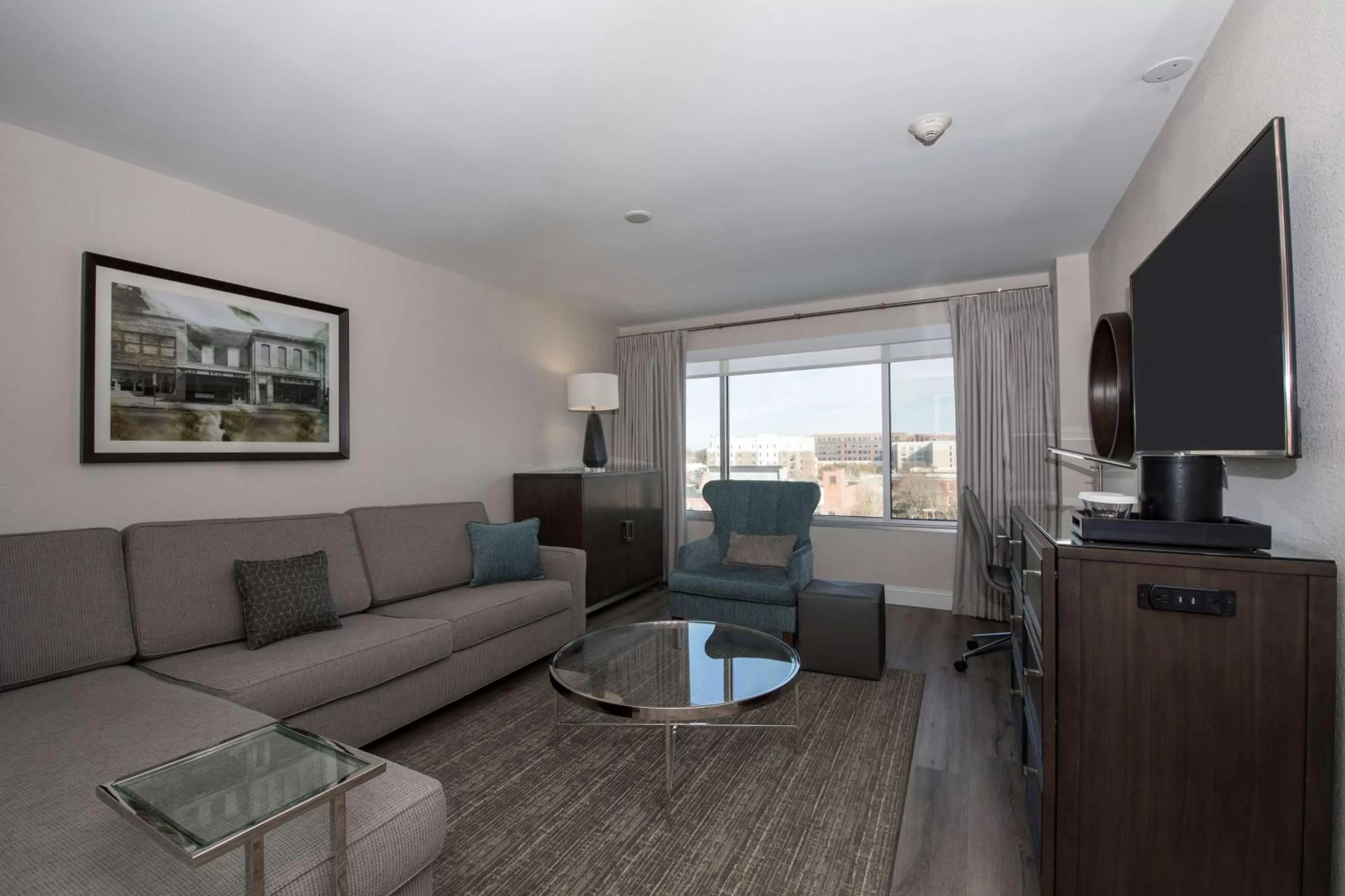 Bedroom in Hotel Ballast Wilmington, Tapestry Collection by Hilton