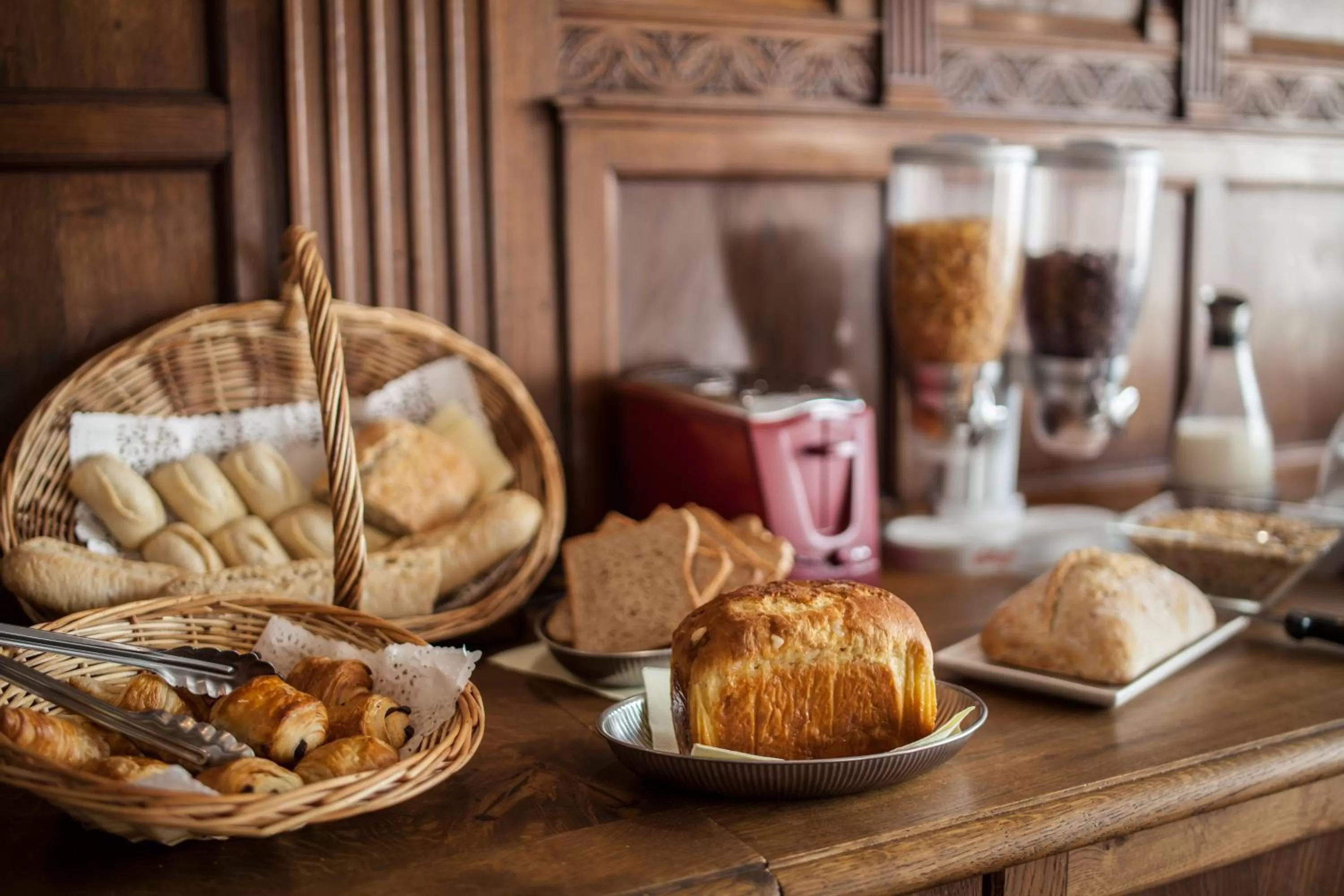 Buffet breakfast in Hotel Meurice