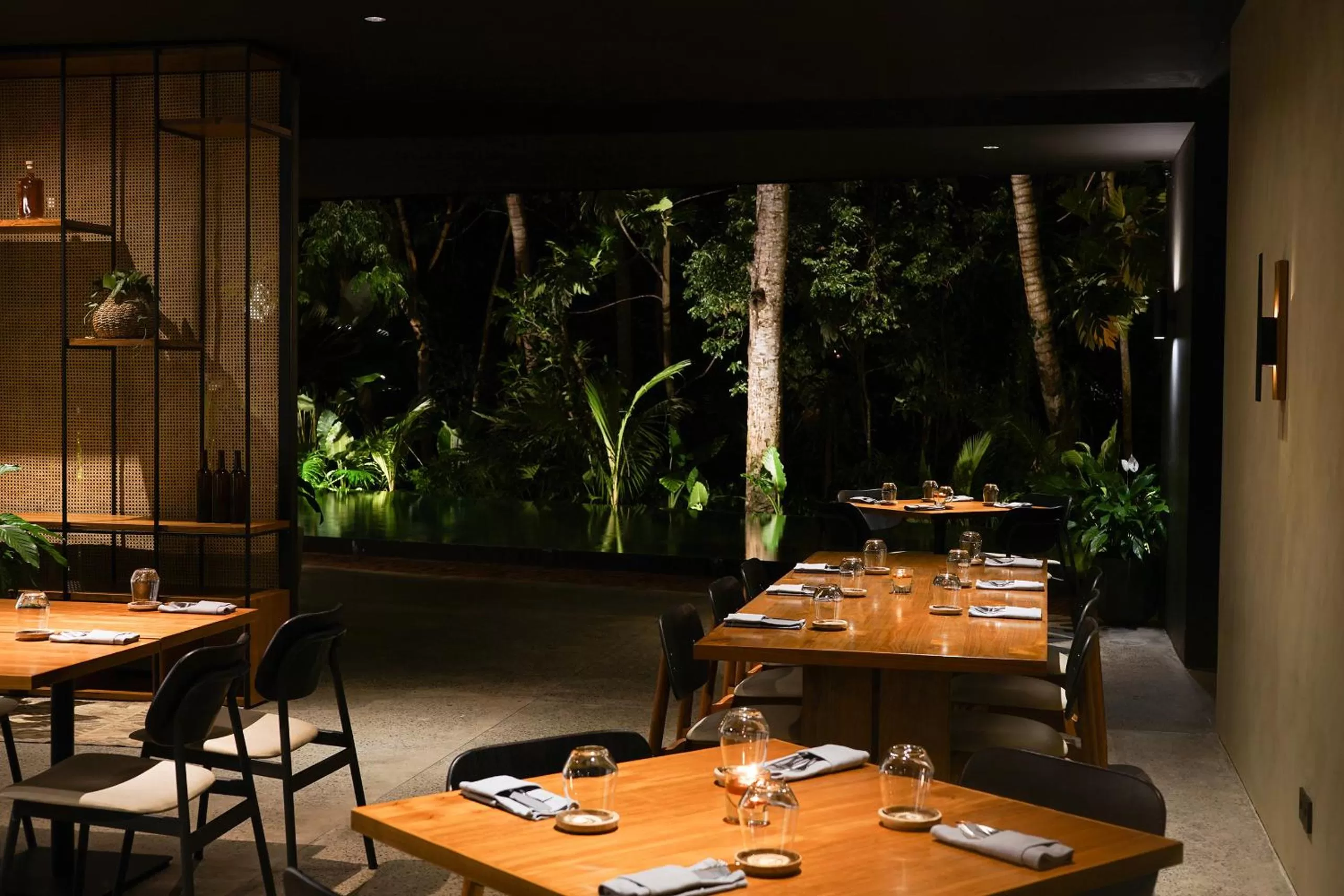 Restaurant/places to eat in Titik Dua