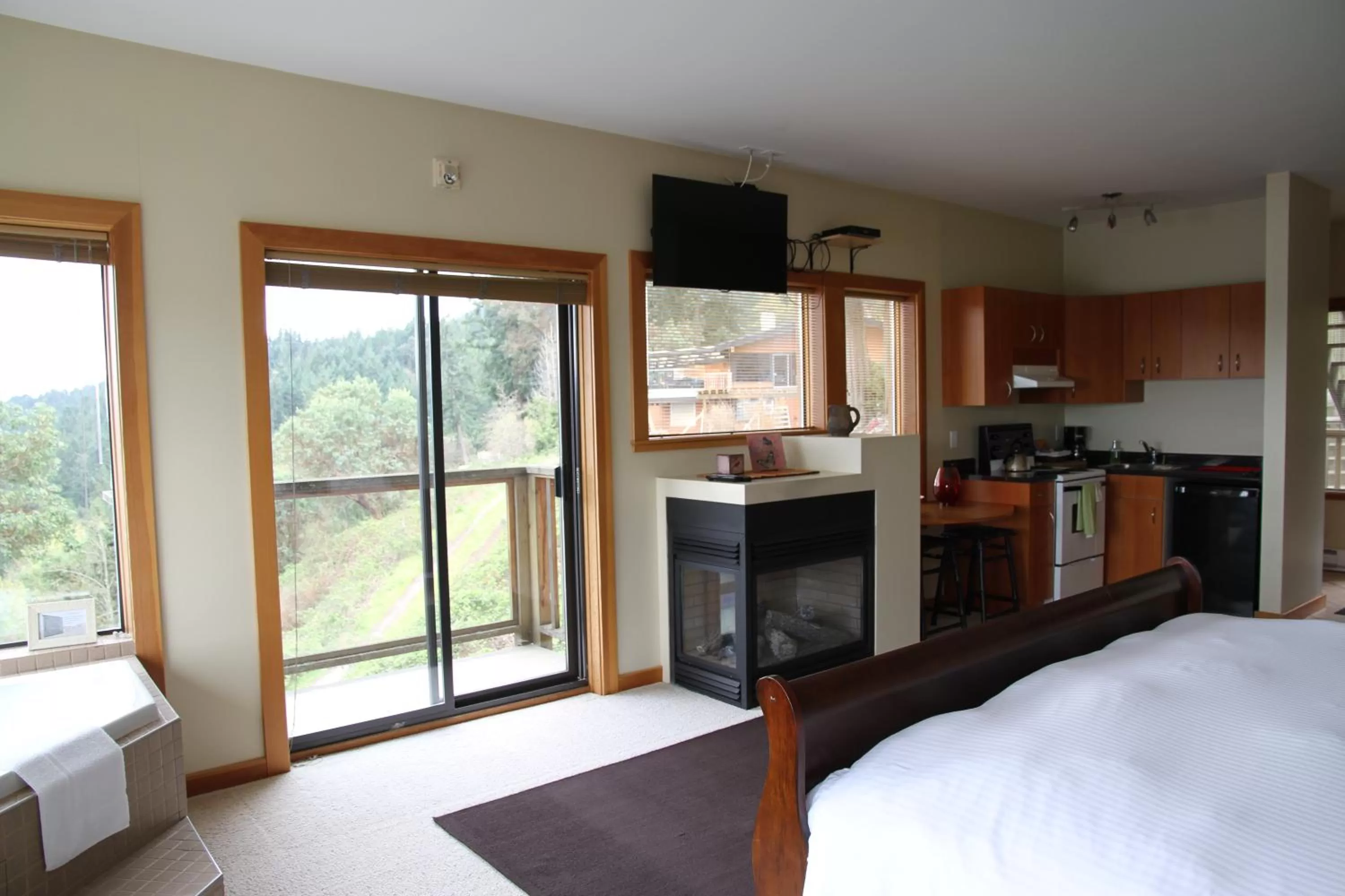 Photo of the whole room in Moon Water Lodge