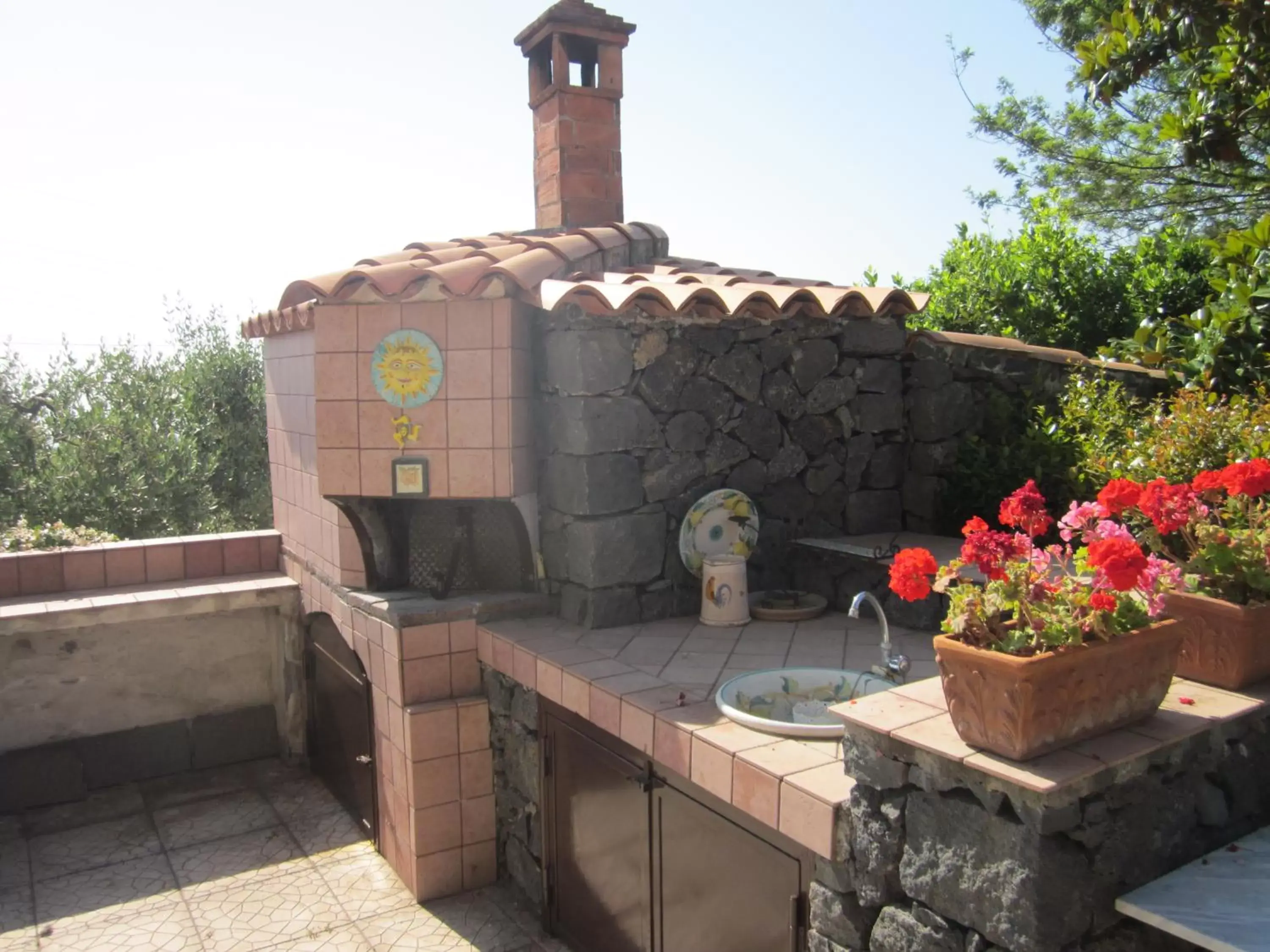 Restaurant/places to eat, BBQ Facilities in B&B BOUTIQUE DI CHARME "ETNA-RELAX-NATURA"