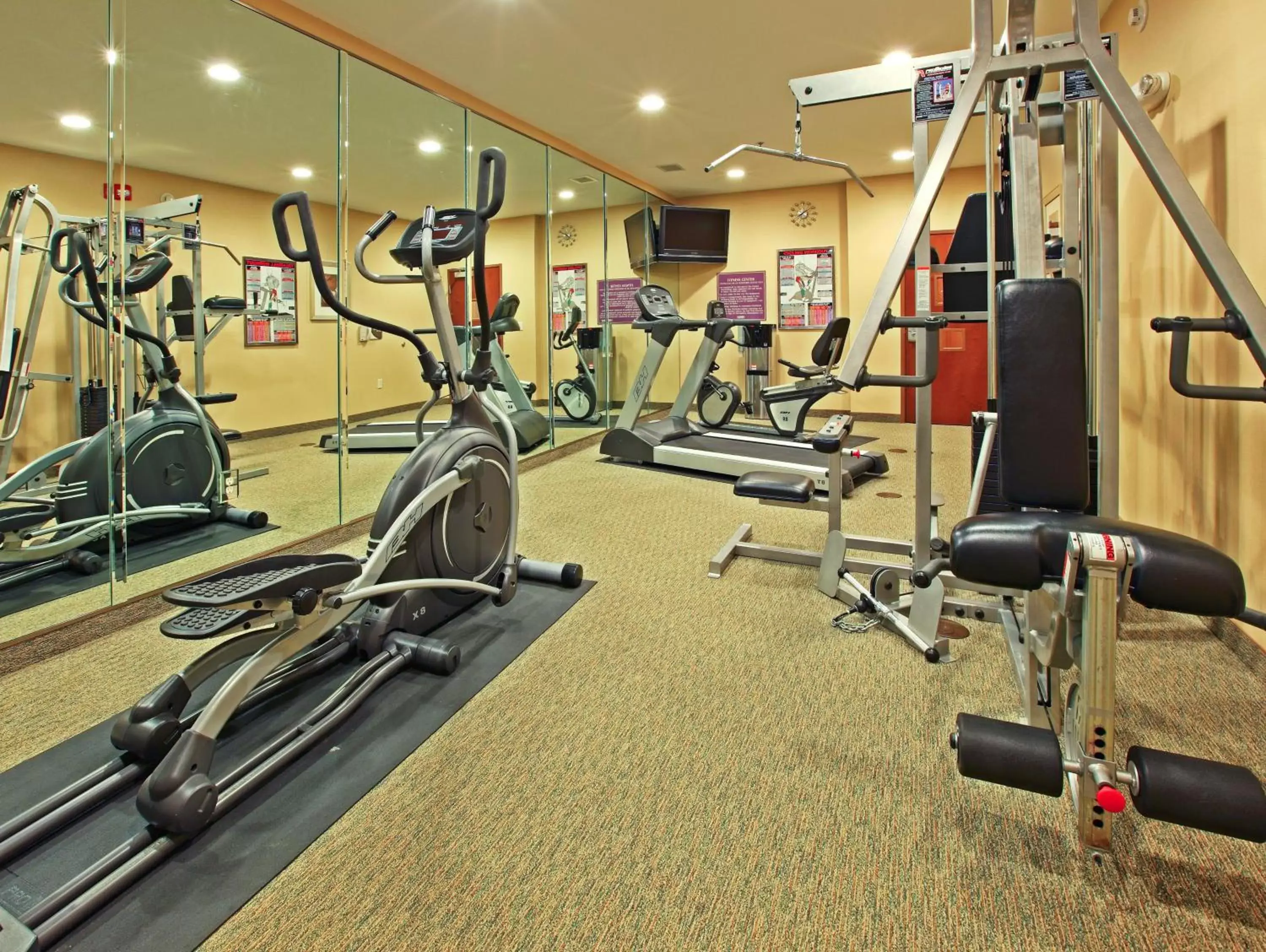 Fitness centre/facilities, Fitness Center/Facilities in Holiday Inn Express Hotel & Suites Carthage, an IHG Hotel