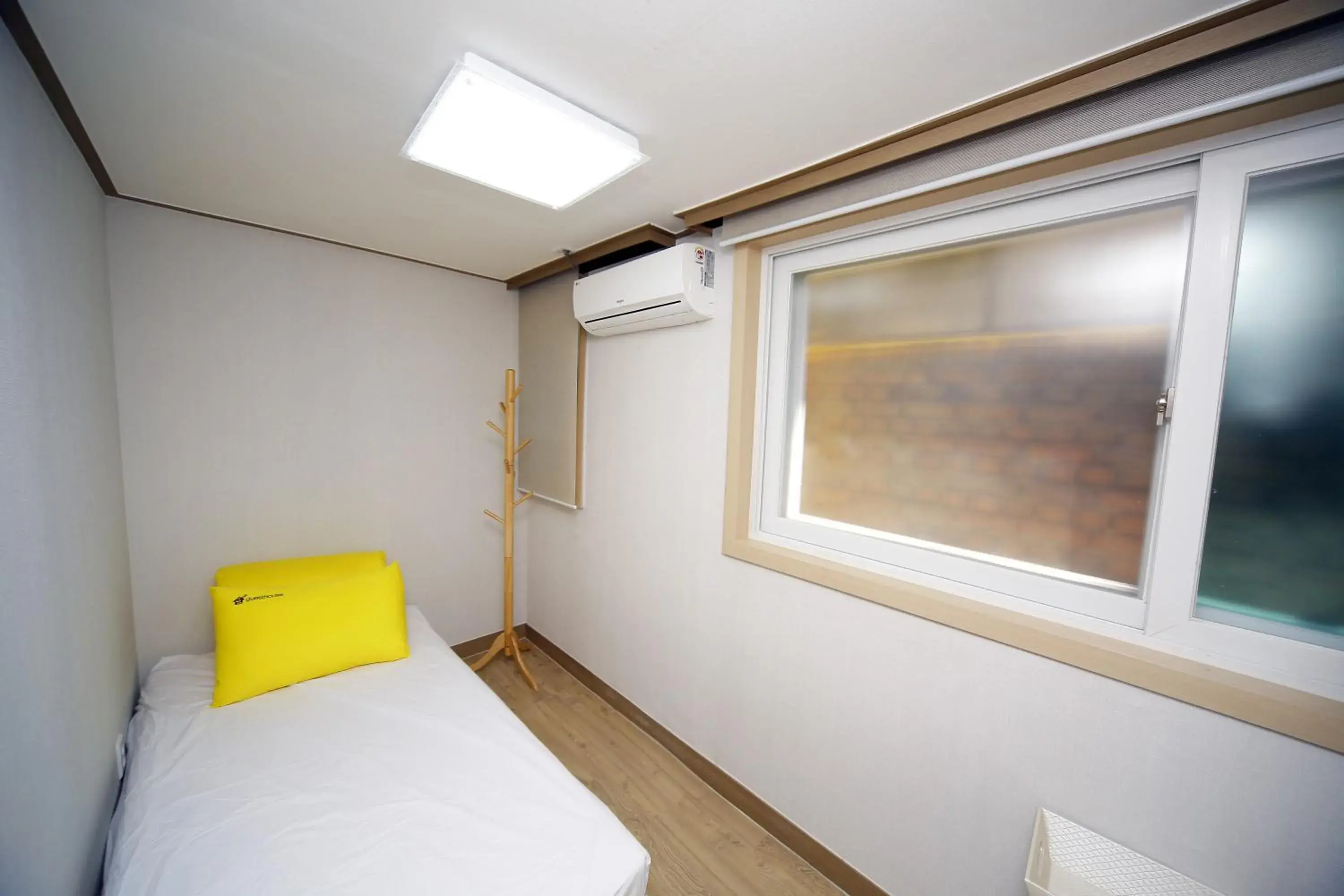 Comfort Single Room in 24 Guesthouse KyungHee University