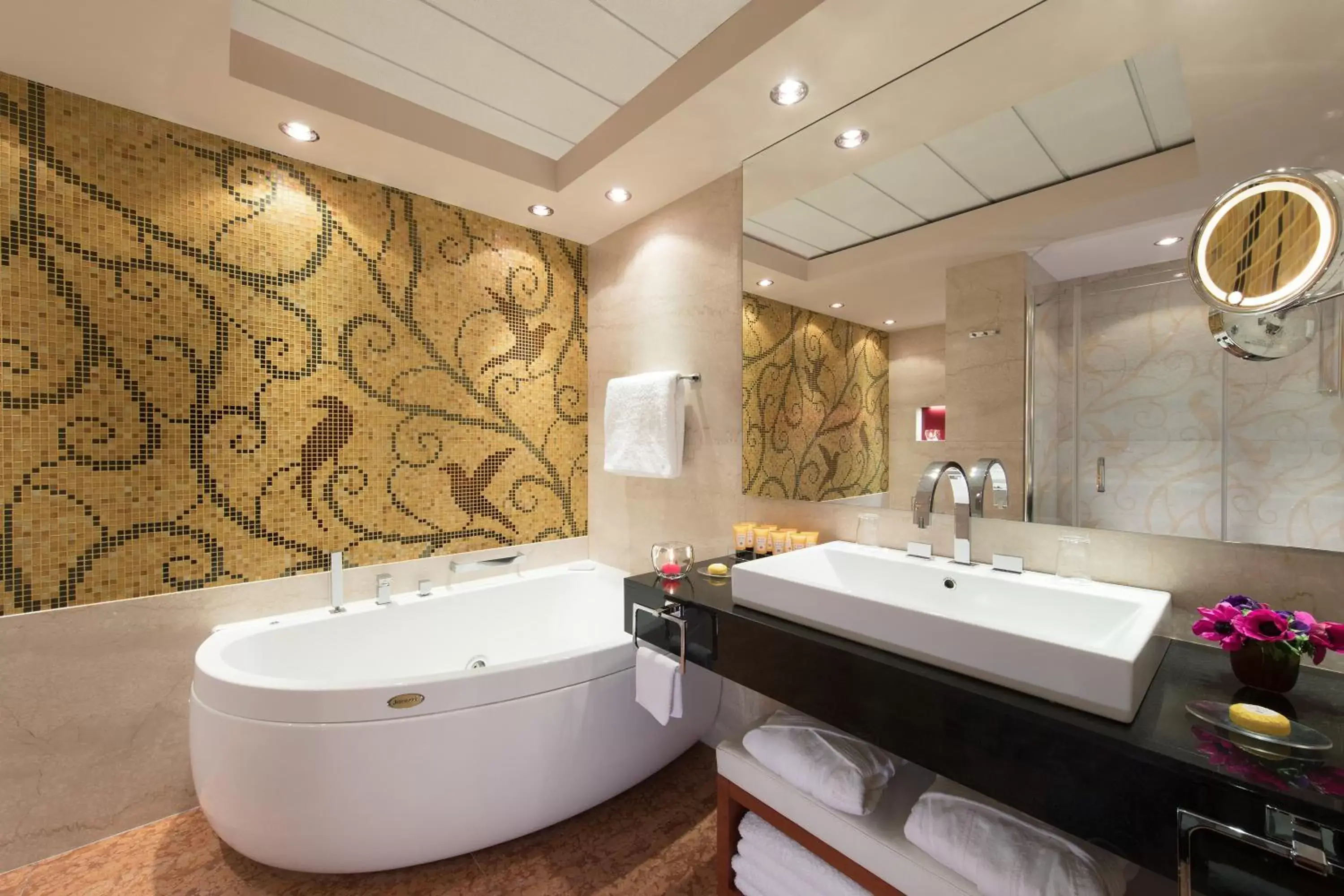 Bathroom in Grand Hotel Union Eurostars