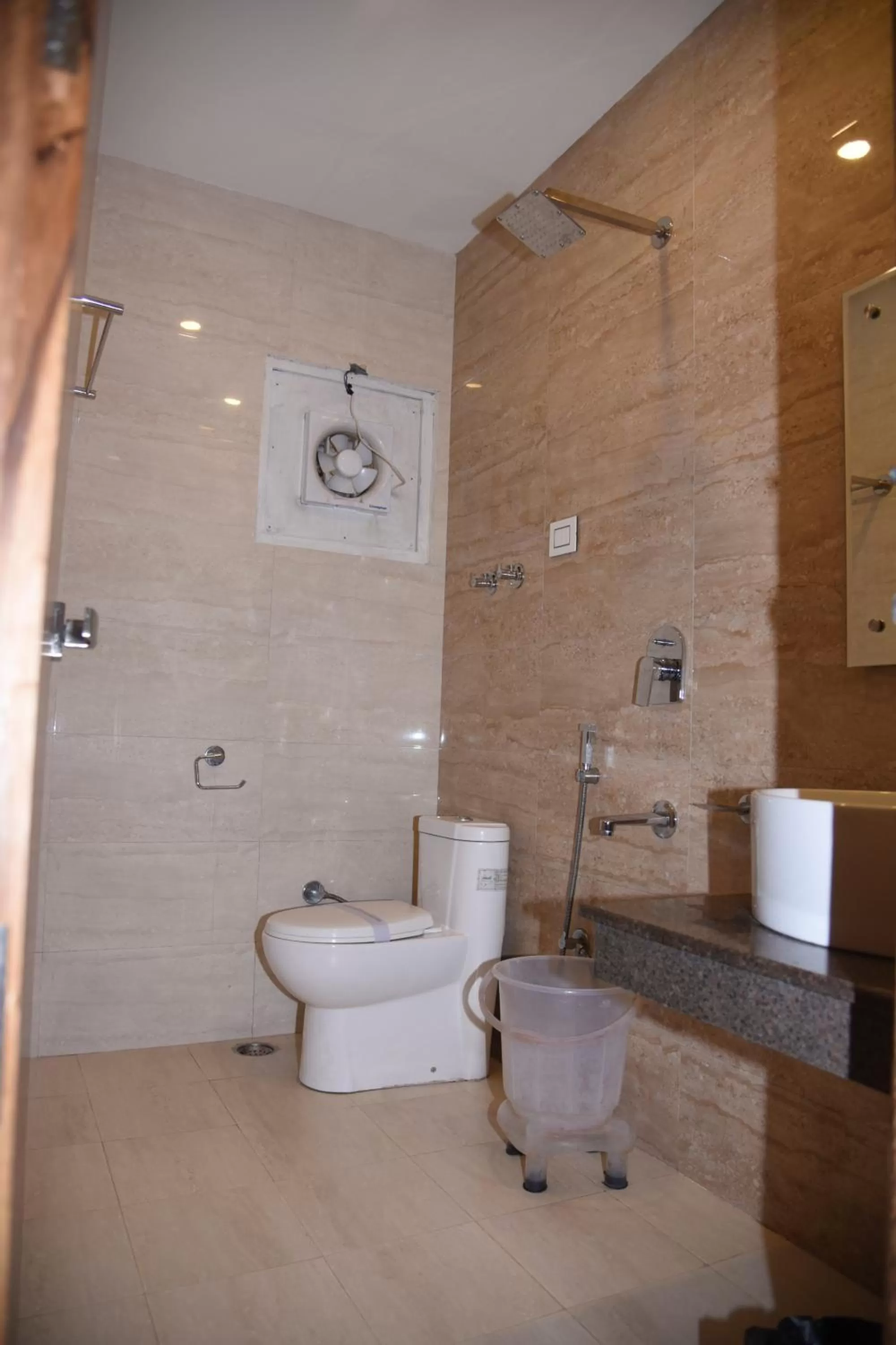 Bathroom in Hotel Ambika Resort Manali