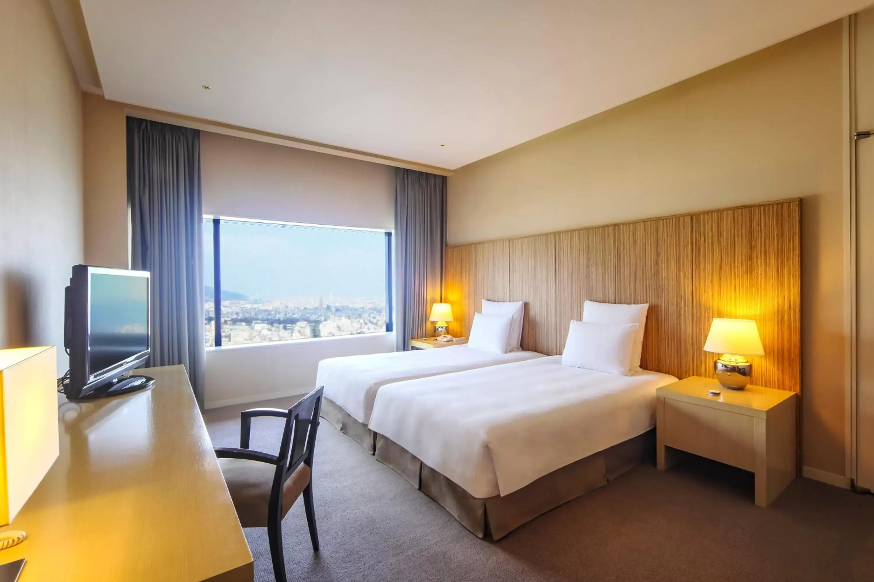 ANA Crowne Plaza Kobe, an IHG Hotel