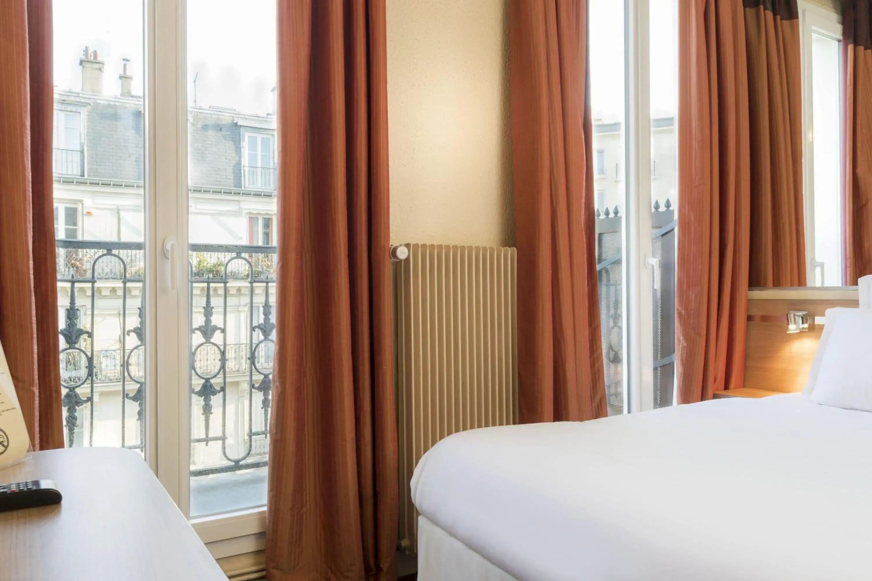 Bedroom, View in Hôtel de France Quartier Latin