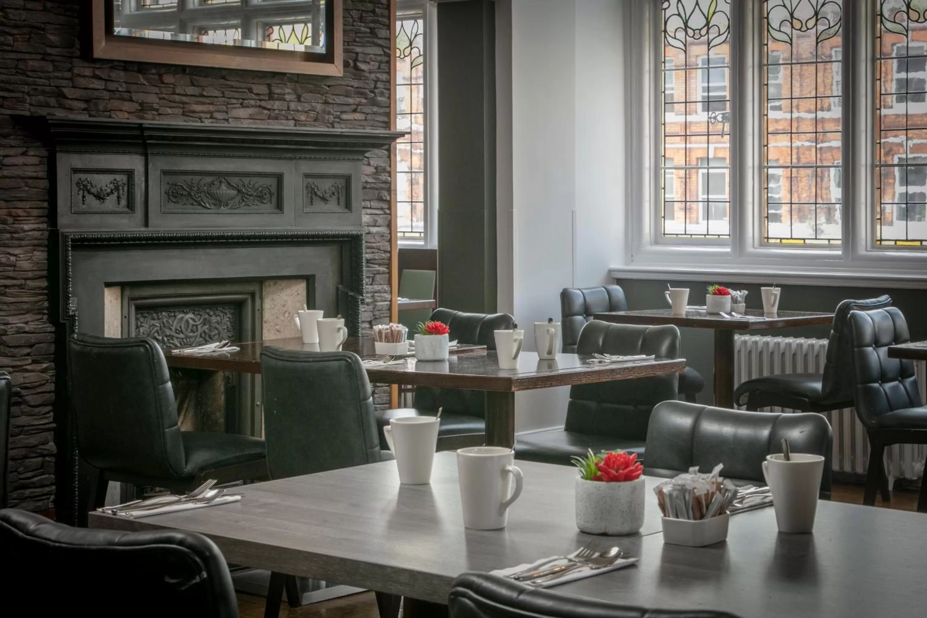 Breakfast in The Crown London, WorldHotels Distinctive