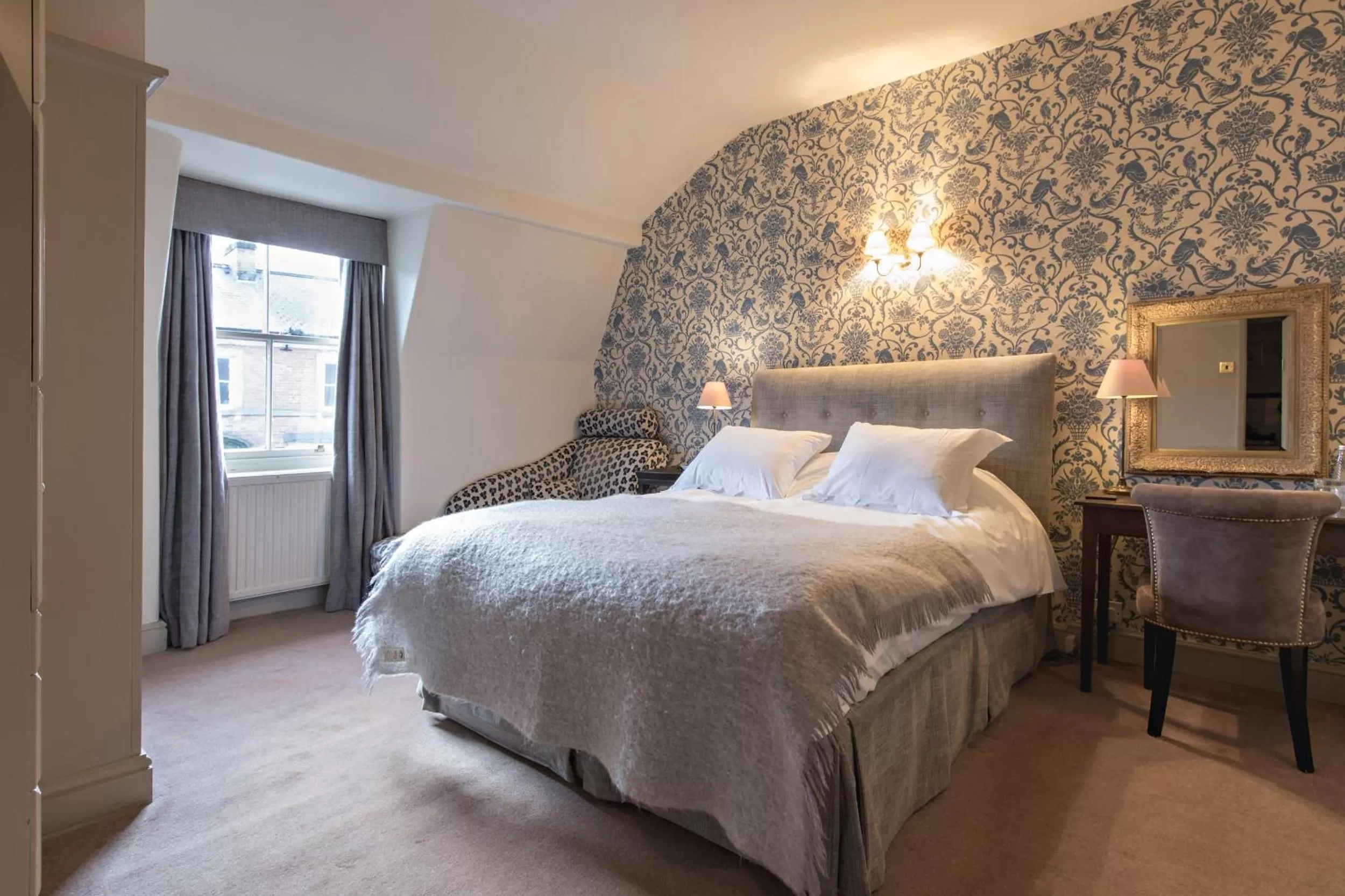 Bed in The White Swan Inn