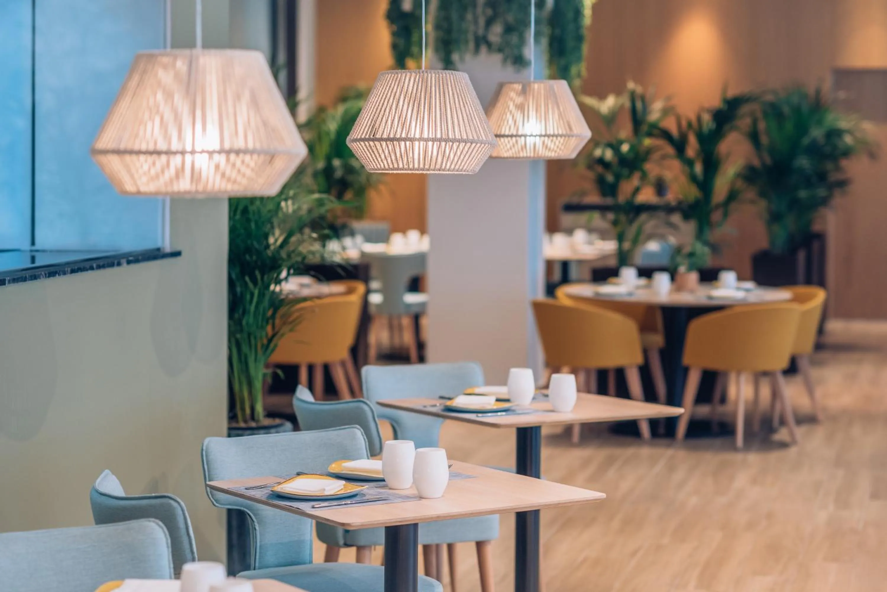 Lounge or bar in Iberostar Waves Playa de Muro