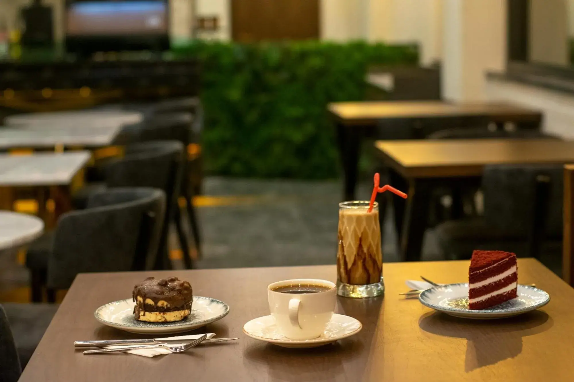 Coffee/tea facilities, Restaurant/Places to Eat in TNR BOUTIQUE HOTEL SPA
