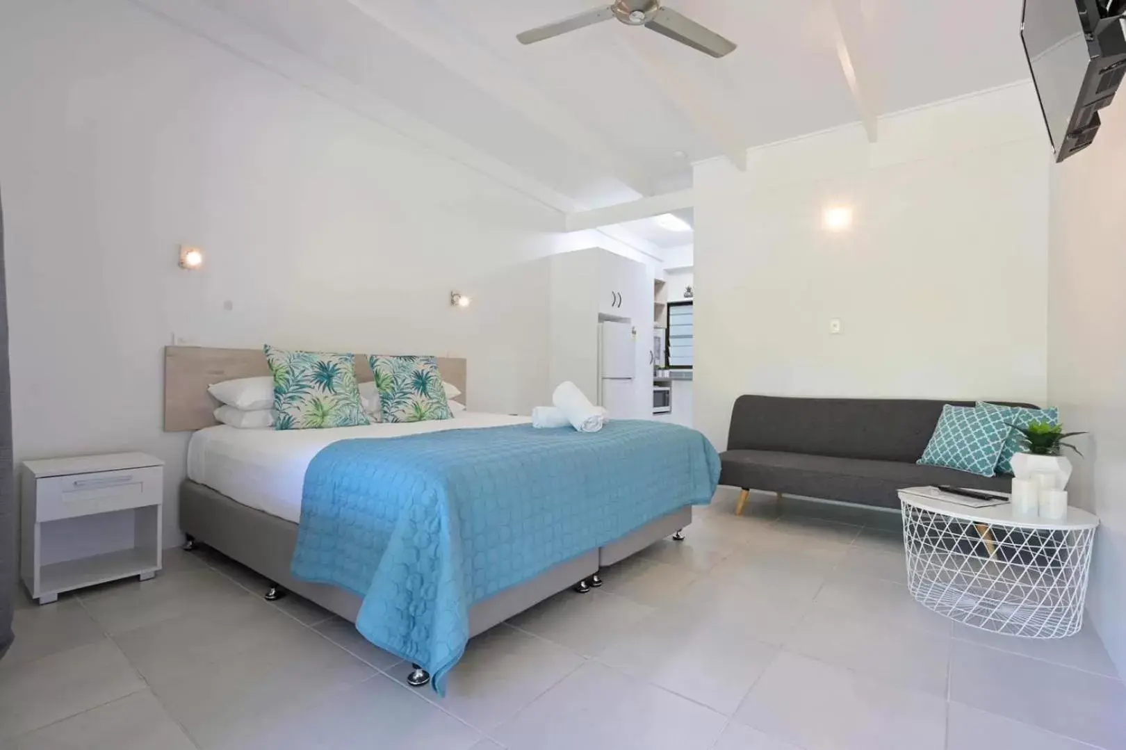 Bedroom, Bed in Amaroo On Mandalay