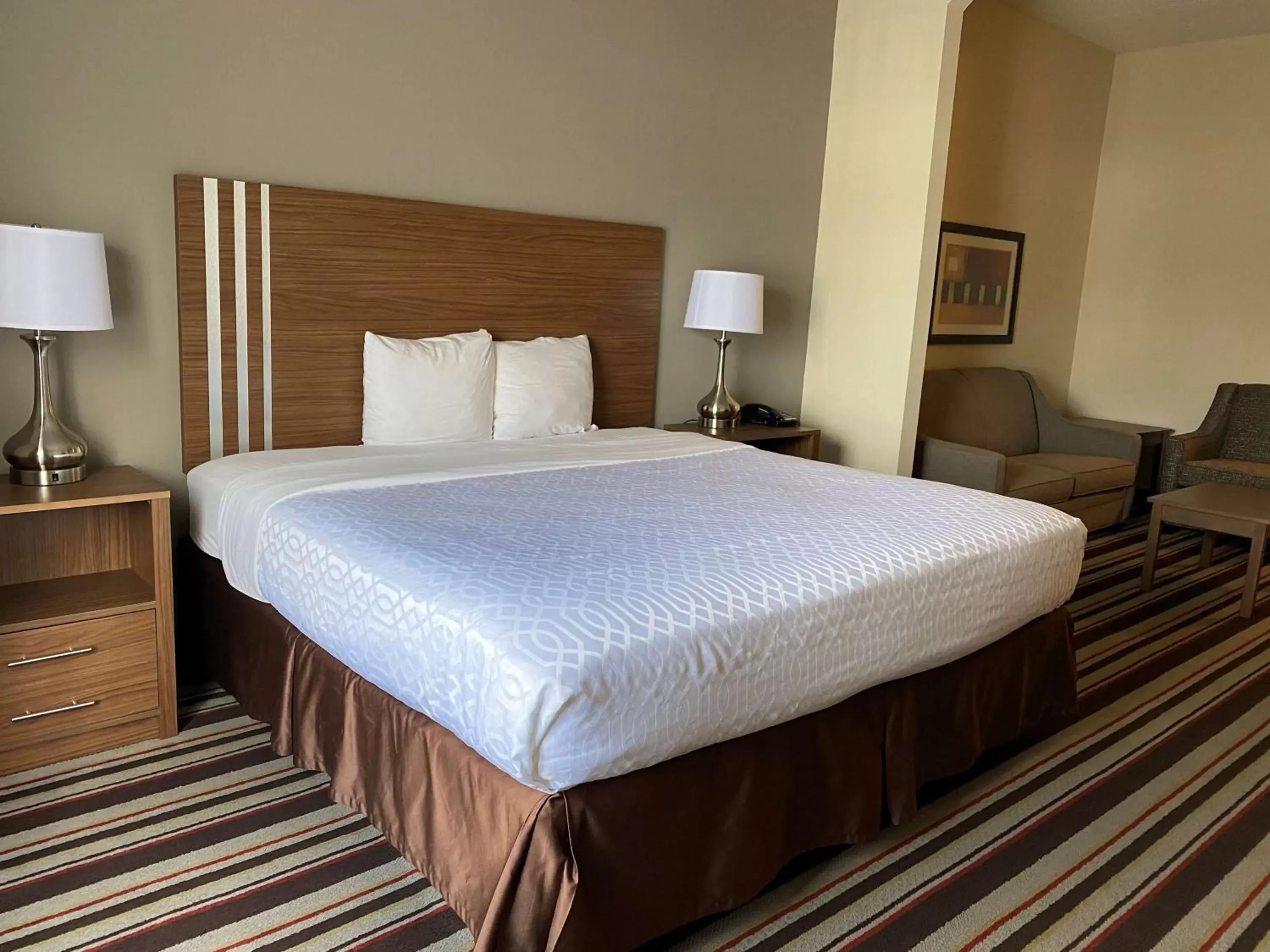 Bedroom, Bed in Best Western Windsor Inn and Suites