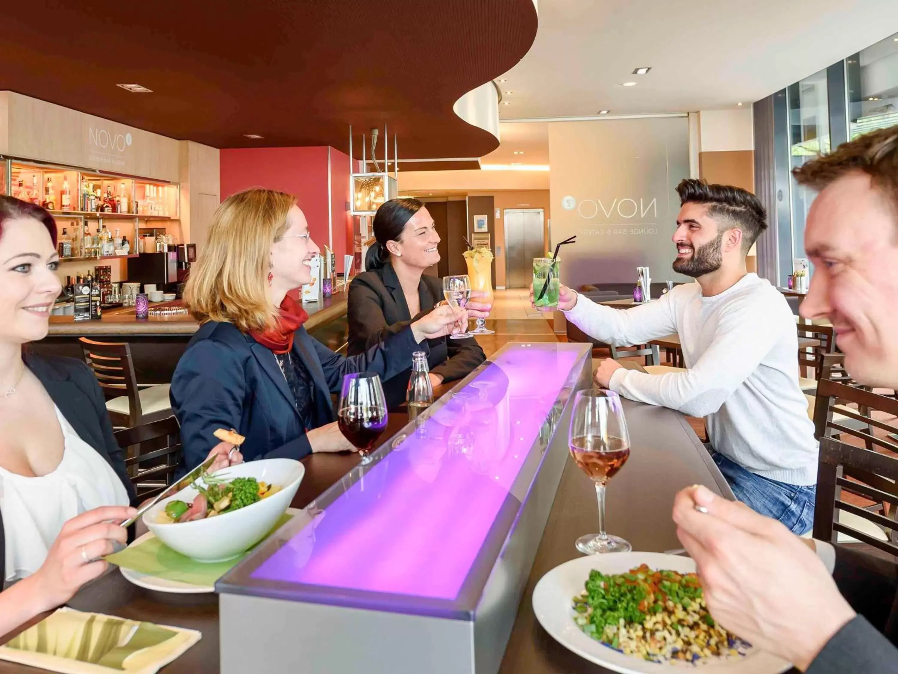 Restaurant/places to eat in Novotel Aachen City