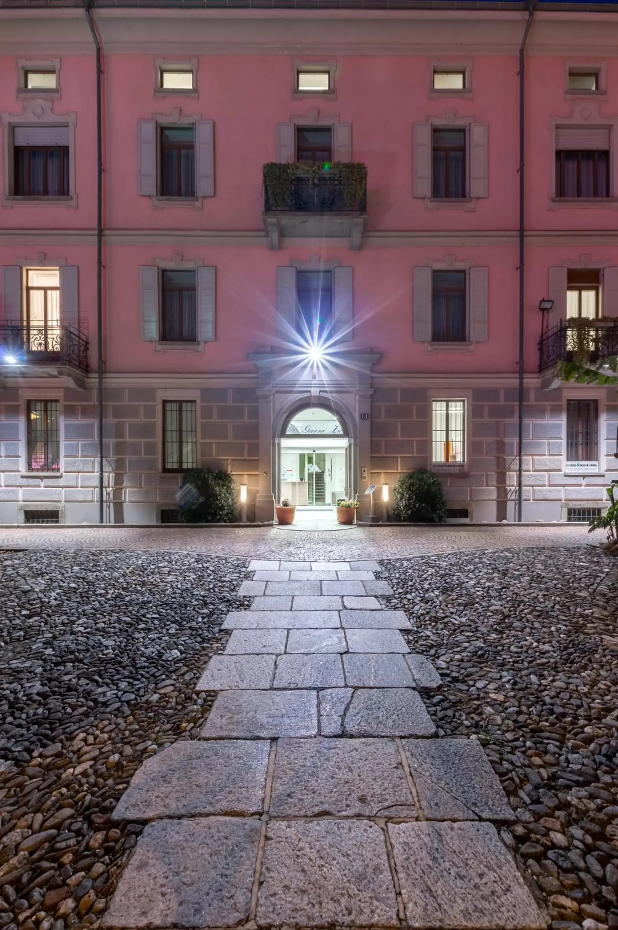 Facade/entrance, Property Building in Hotel Zurigo Downtown