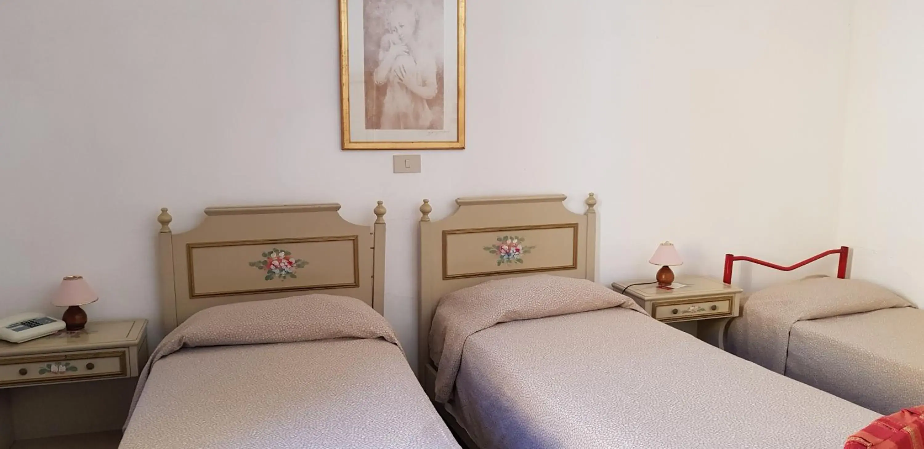 Bed in Albergo Natucci