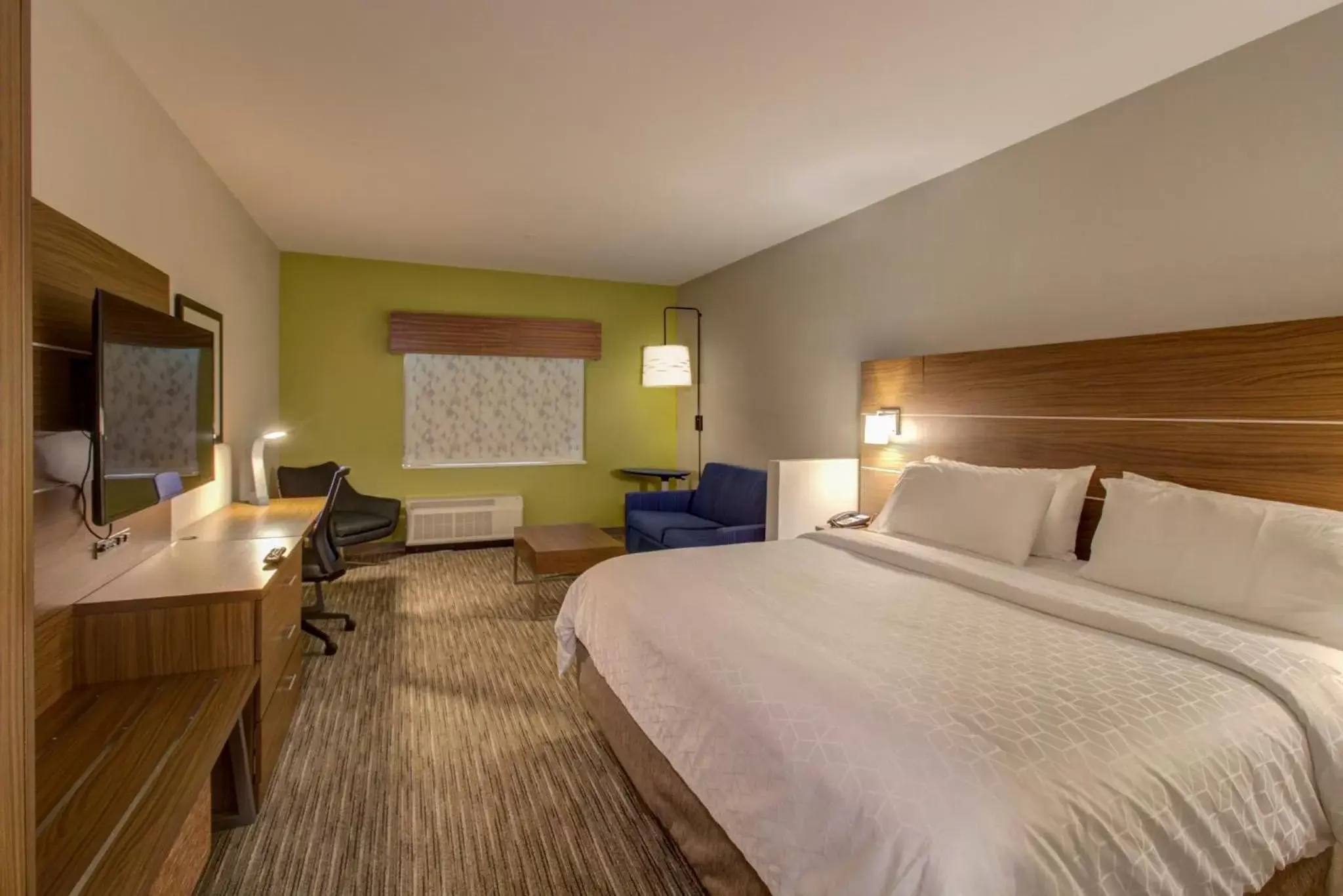 Photo of the whole room in Holiday Inn Express - Fort Walton Beach Central, an IHG Hotel