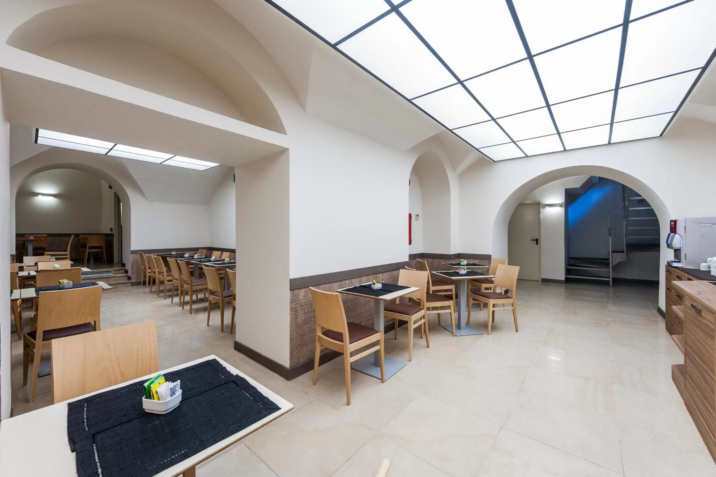 Area and facilities in Hotel California