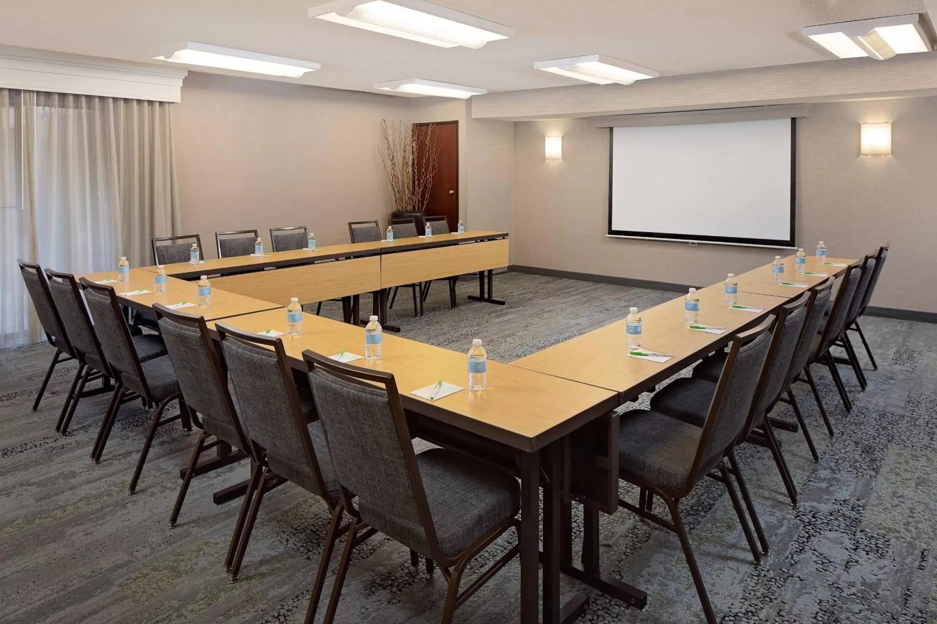 Meeting/conference room in Courtyard Houston Westchase
