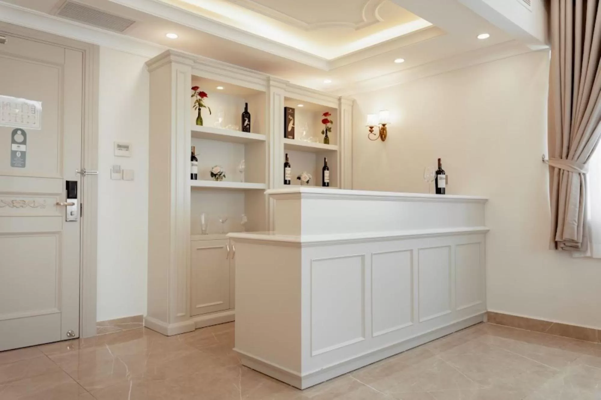 Lounge or bar, Lobby/Reception in MerPerle Beach Hotel