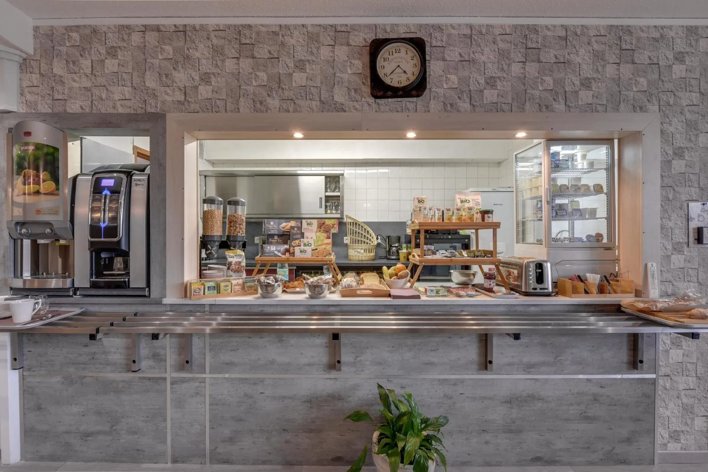 Buffet breakfast in The Originals Access, Hotel Thouars