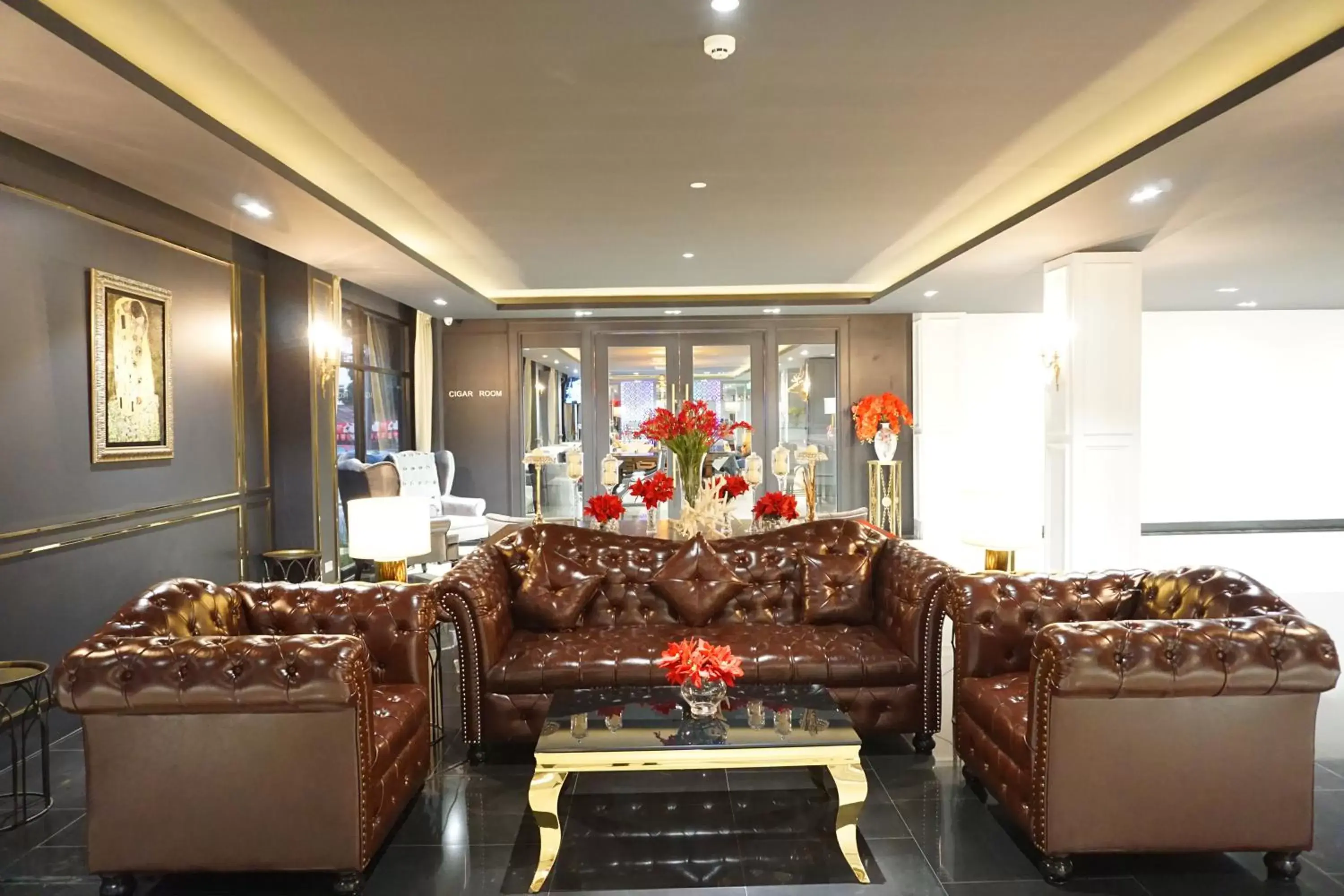 Lobby or reception in Taris Art Hotel Phrae