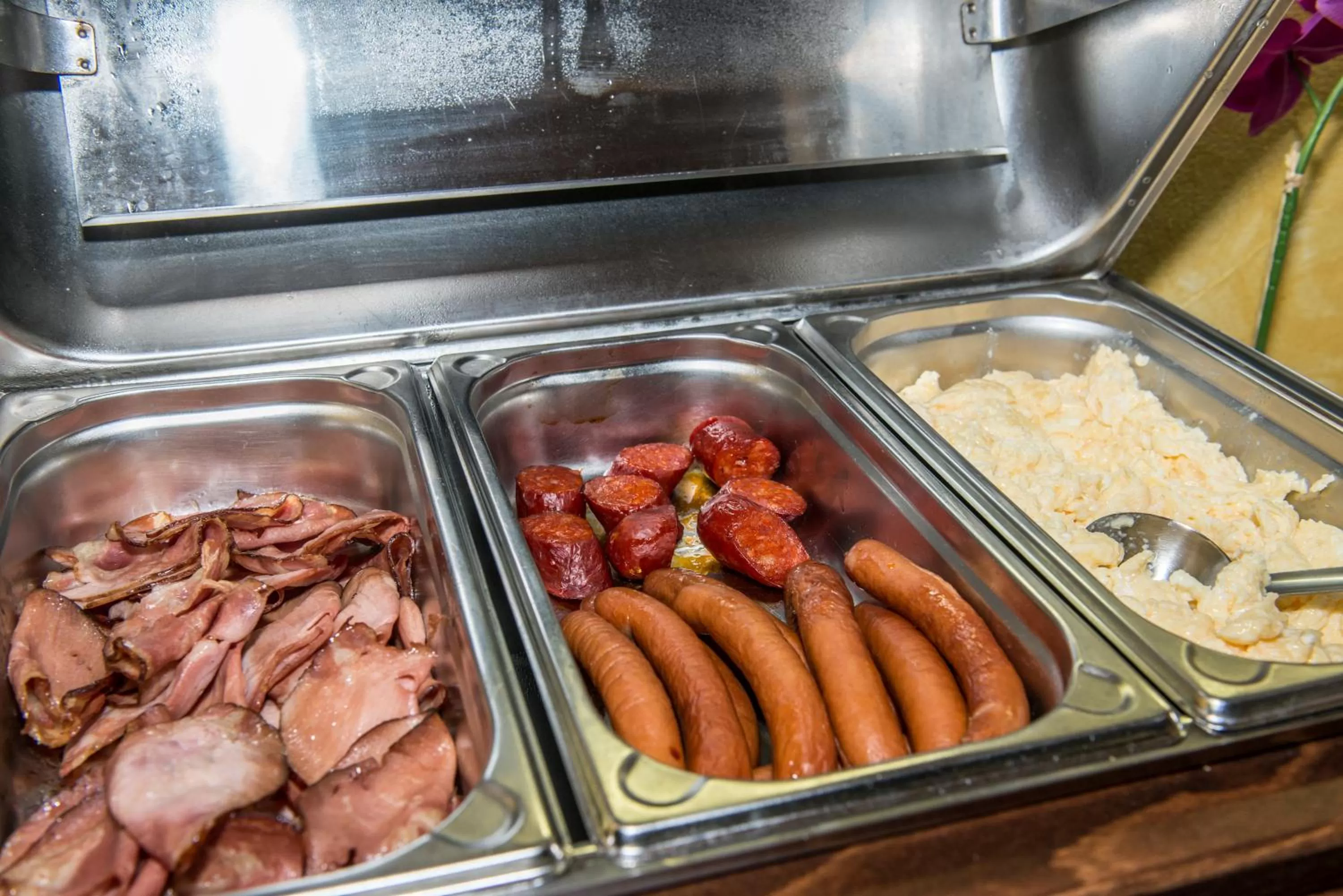 Breakfast in Hotel Cerny Slon