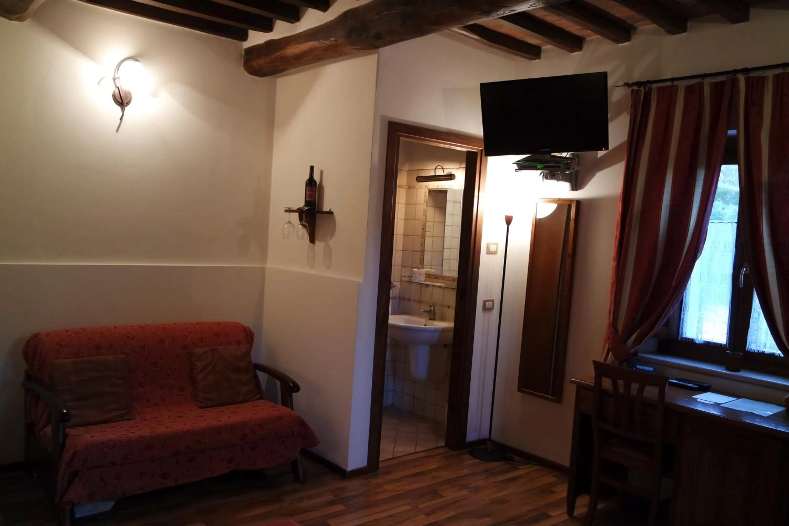 Photo of the whole room, TV/Entertainment Center in Fonte Dei Tufi