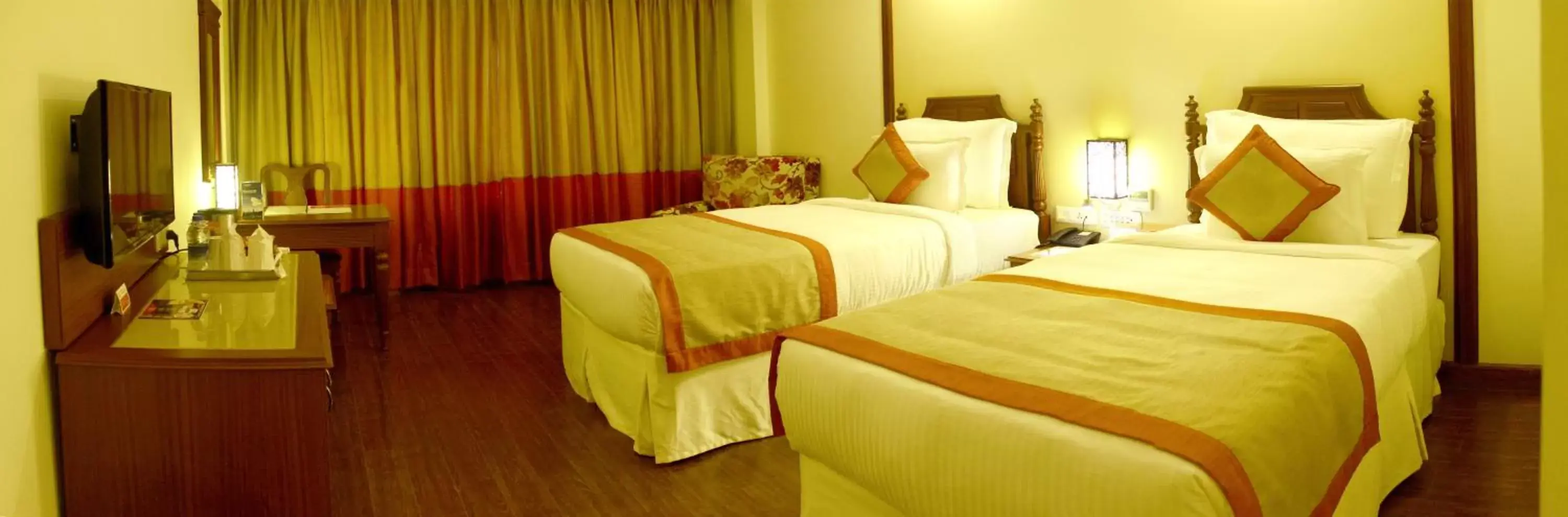 Photo of the whole room, Bed in Ramada Jamshedpur Bistupur