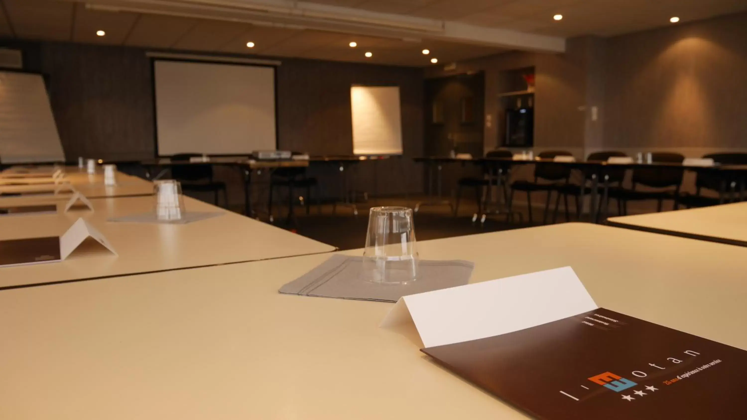 Meeting/conference room in Hotel L'Hotan