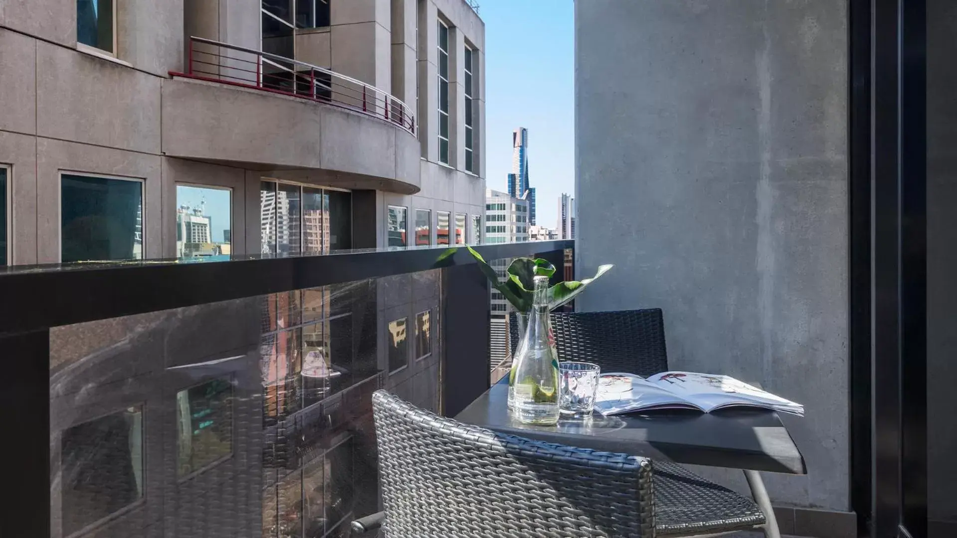 Balcony/Terrace in Oaks Melbourne on William Suites