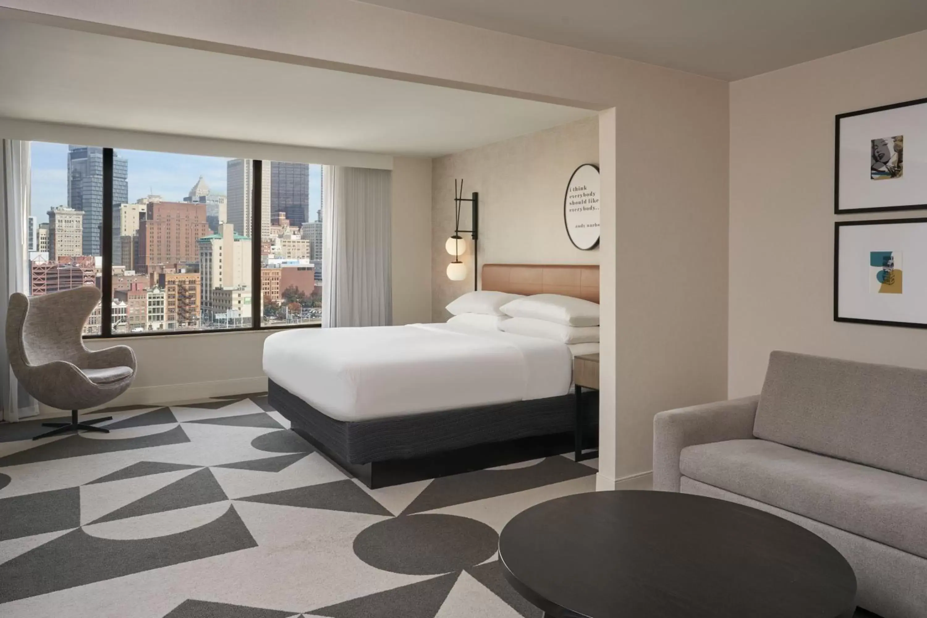 Bedroom in Sheraton Pittsburgh Hotel at Station Square