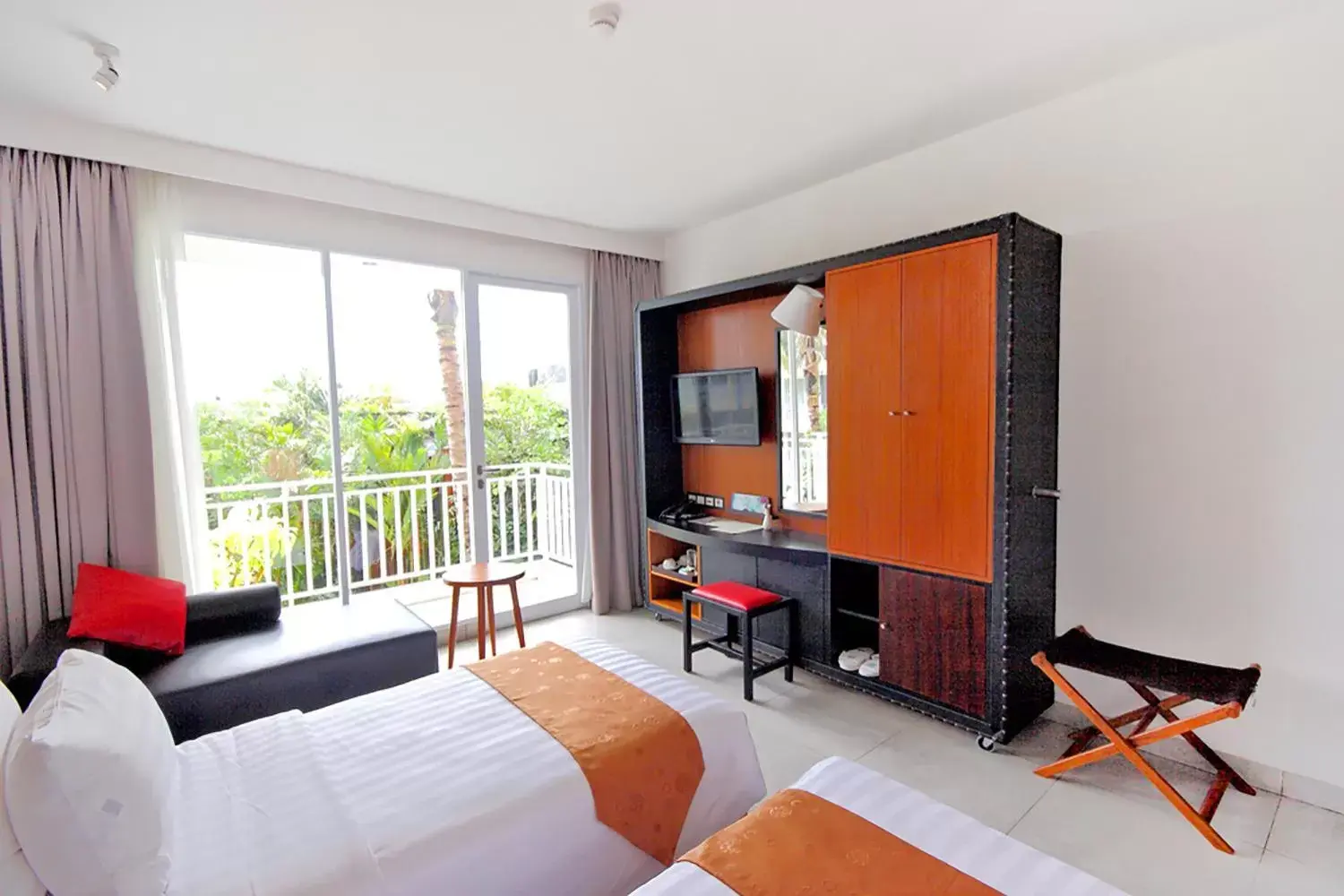 Bed in THE 1O1 Bali Fontana Seminyak