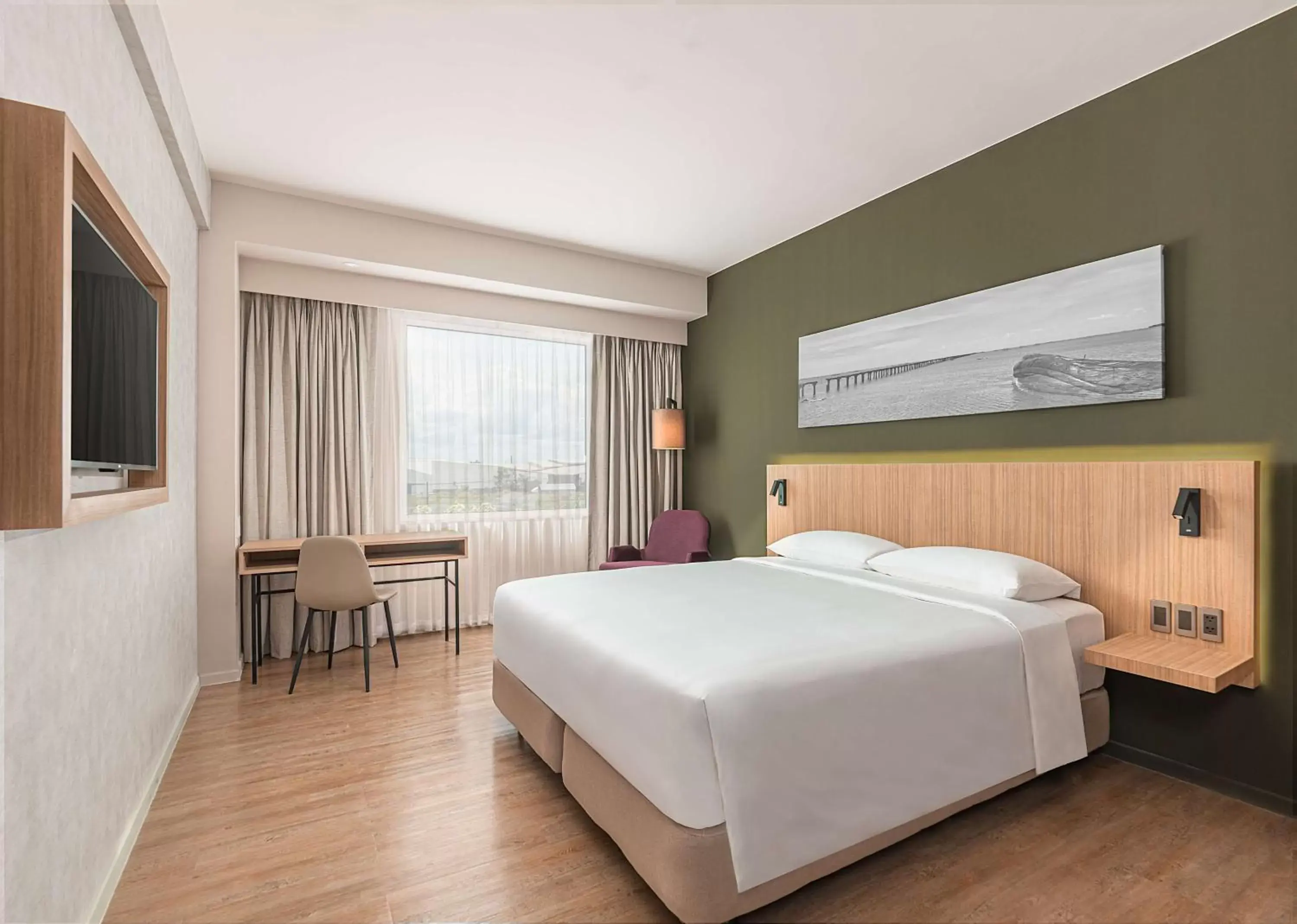 Bedroom, Bed in Park Inn By Radisson Bacolod