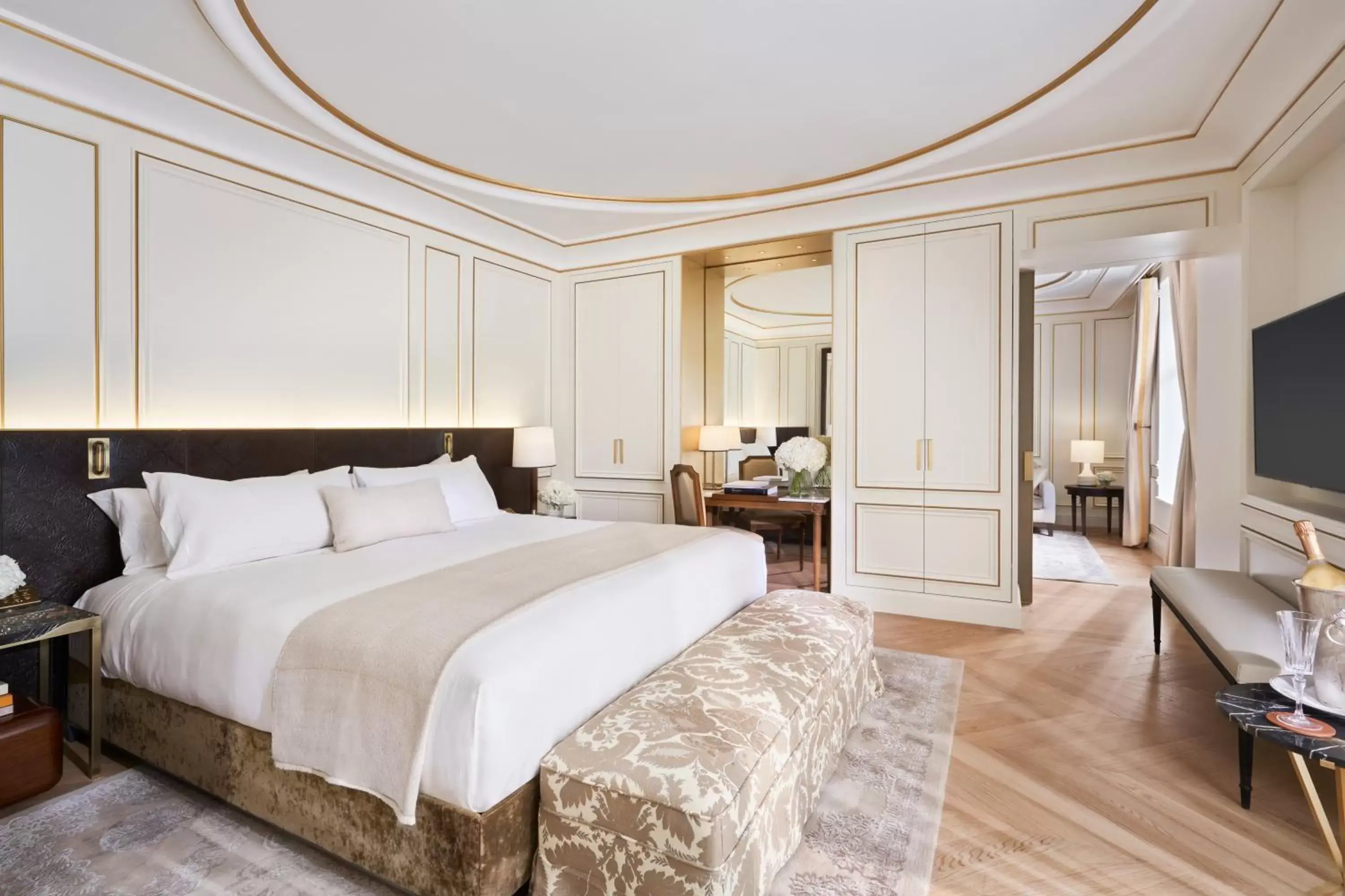 Bed in Mandarin Oriental, Ritz Madrid