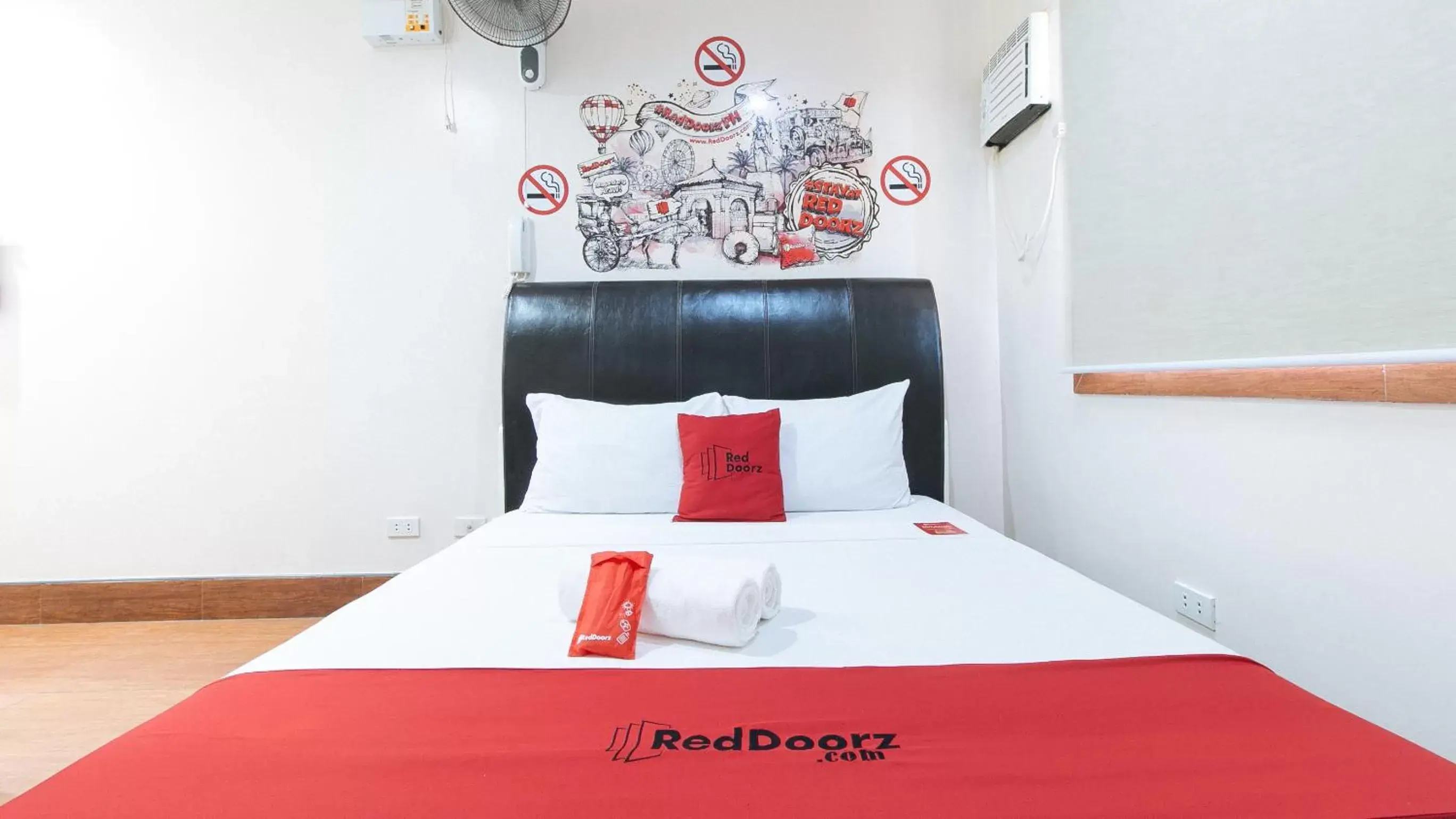 Bed in RedDoorz at CPG Estate Hotel Taguig