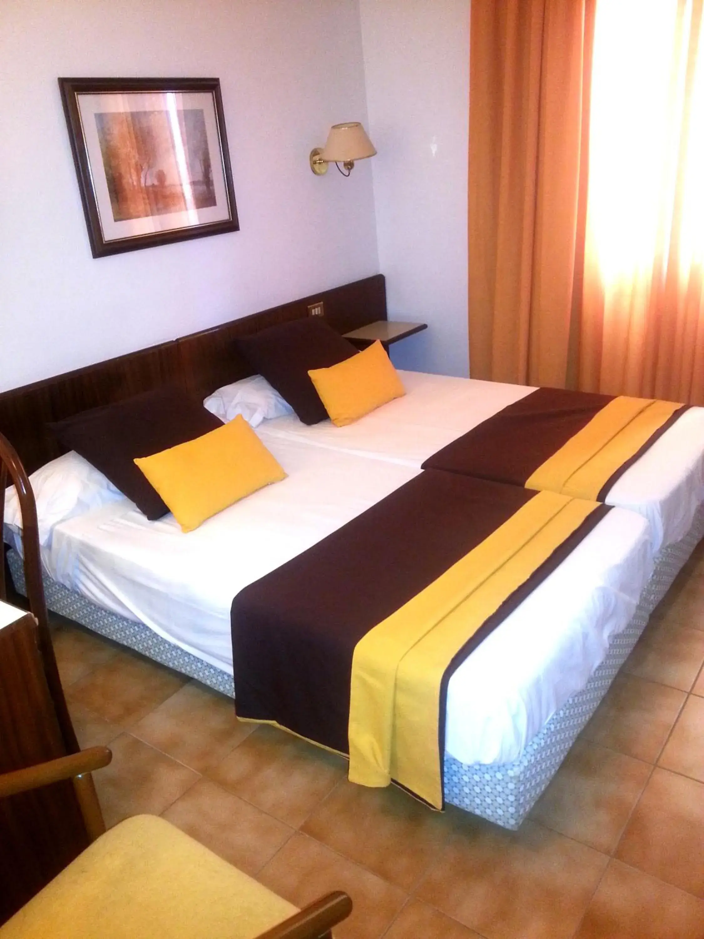 Bedroom, Bed in Hotel Hostal del Sol