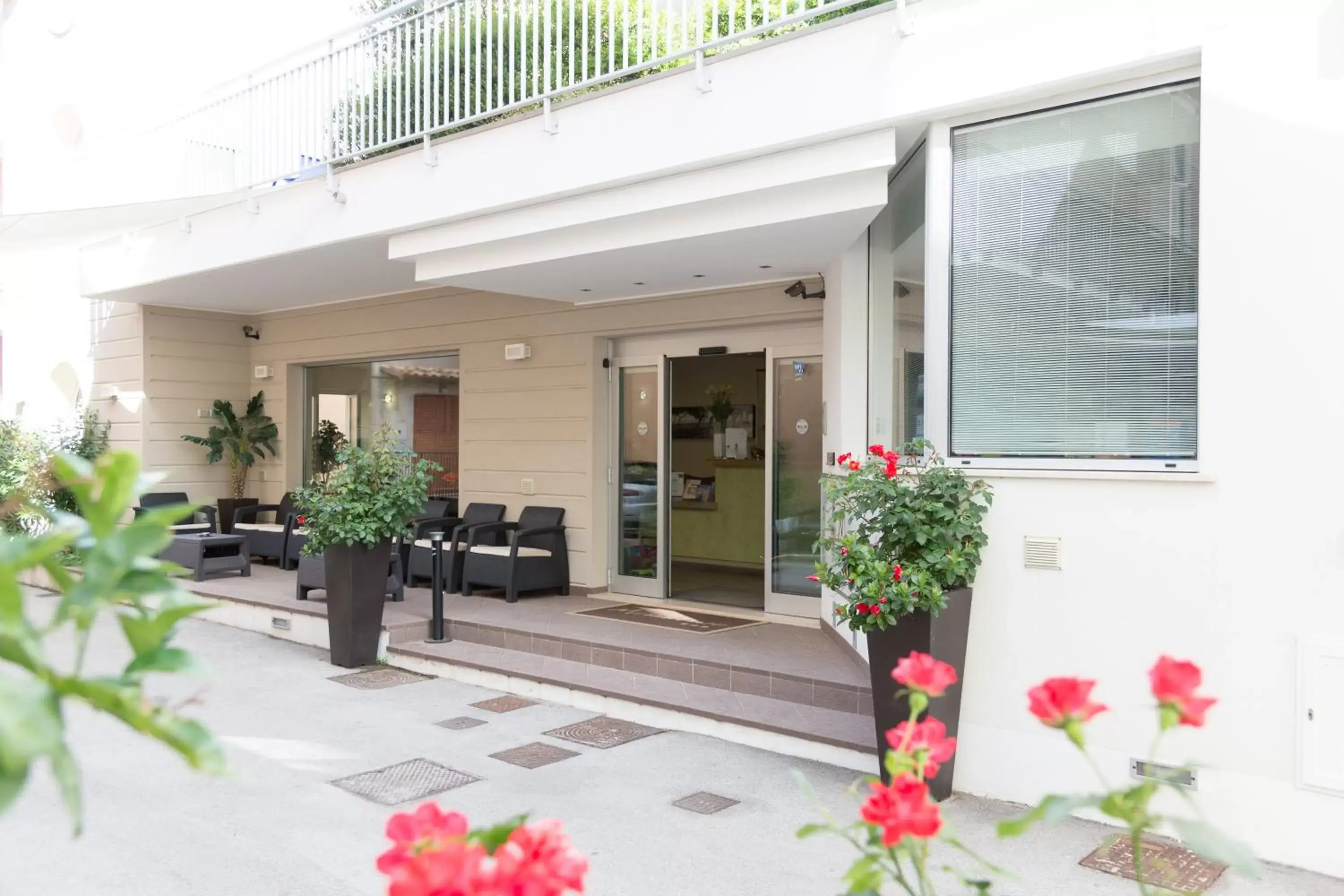 Facade/entrance in Hotel Miramare Dipendenza