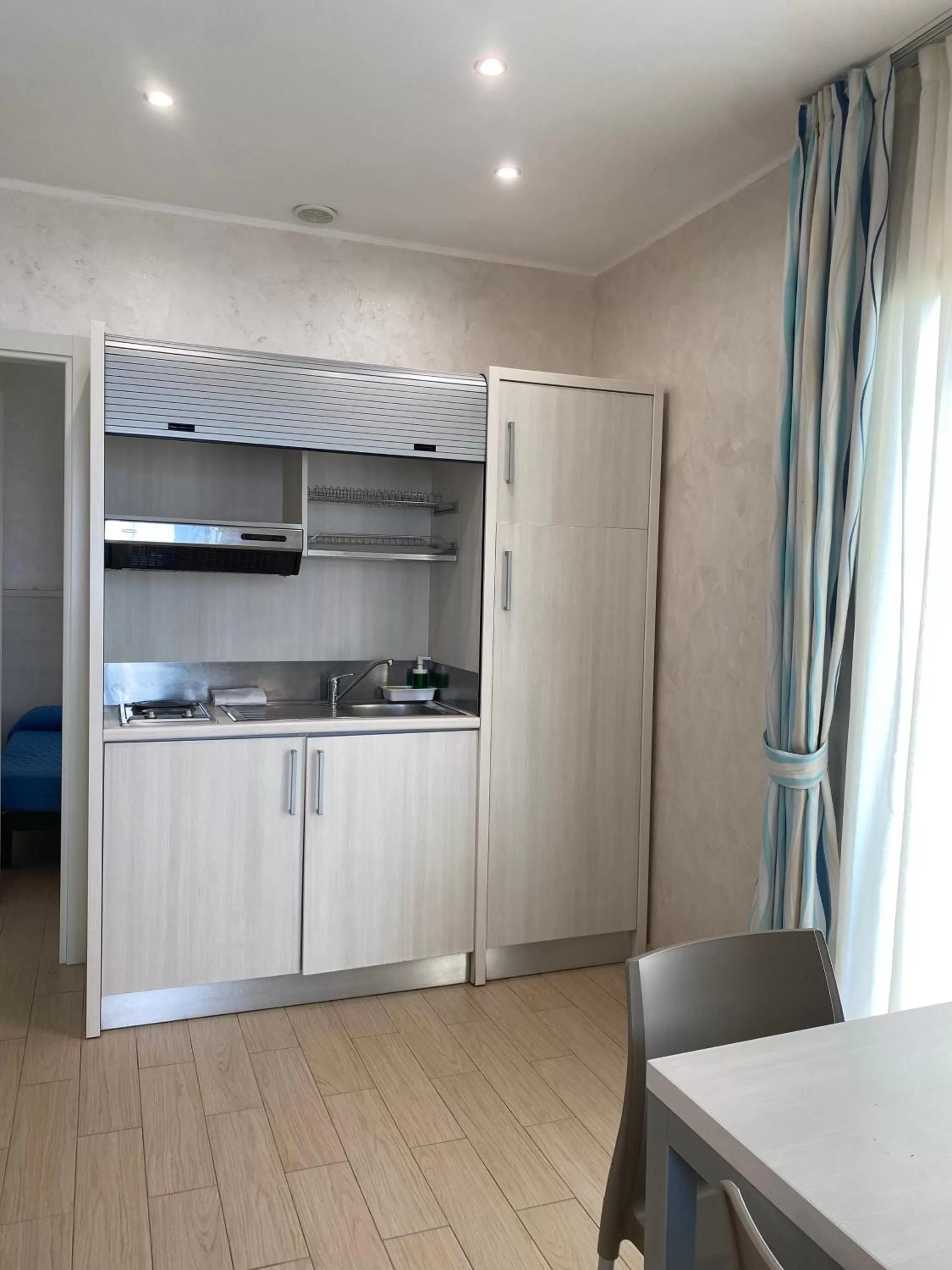 kitchen, Kitchen/Kitchenette in Marina Beach Suite Hotel