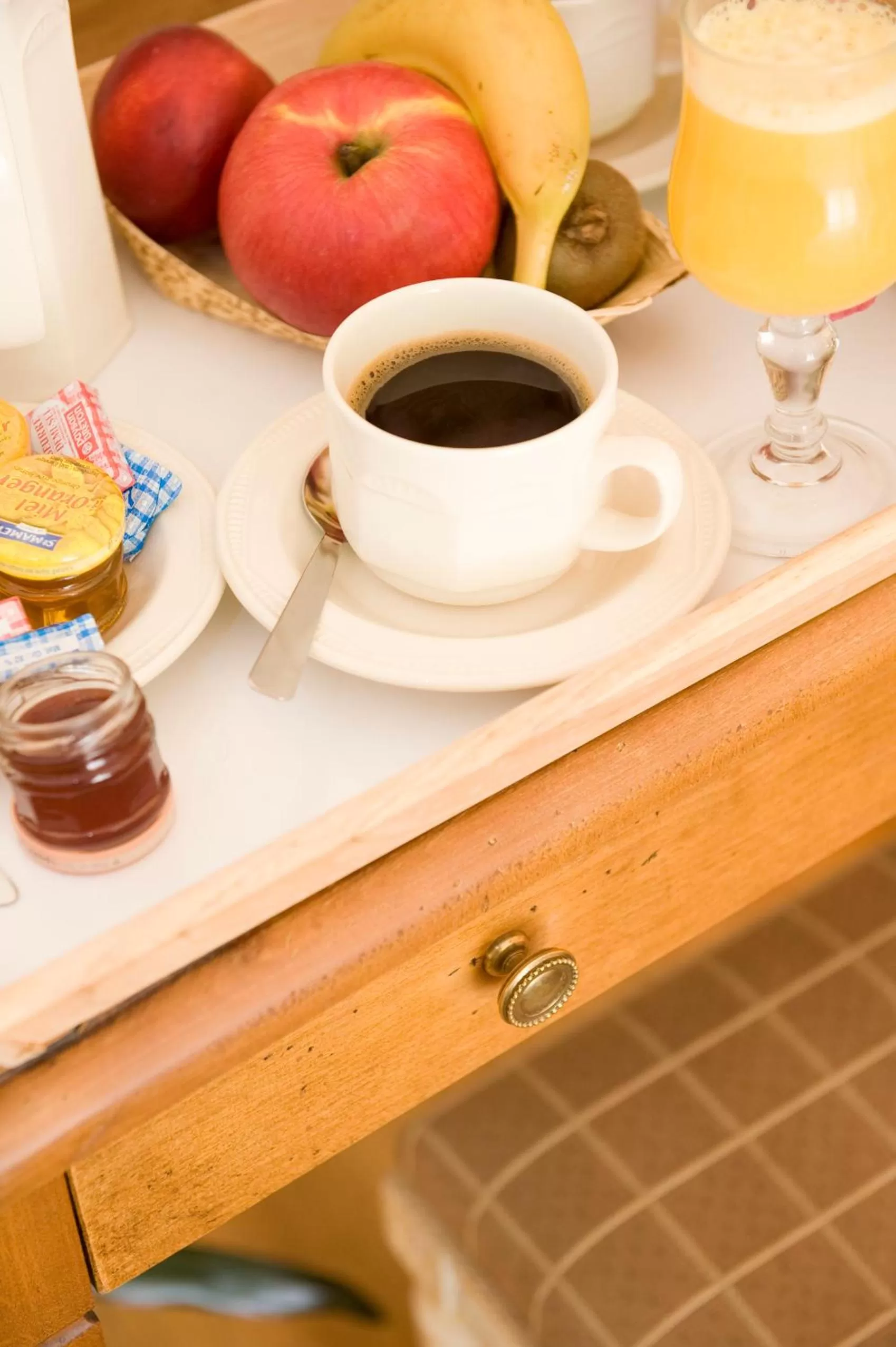 Food and drinks in Hôtel de l'Horloge